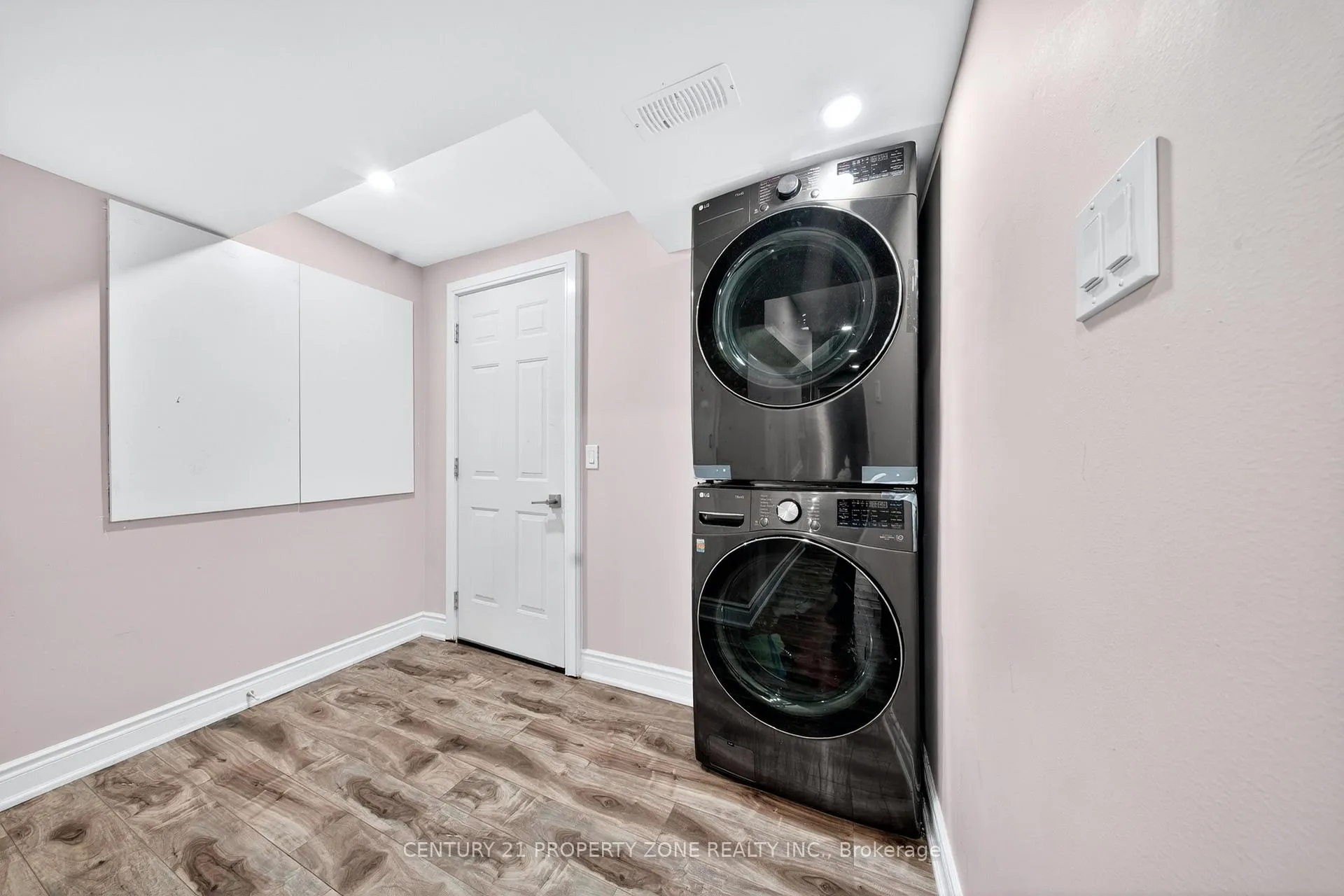 Photo 45 of Unit 303, 22 Miltary Crescent E, Brampton, Westgate — HOMEH