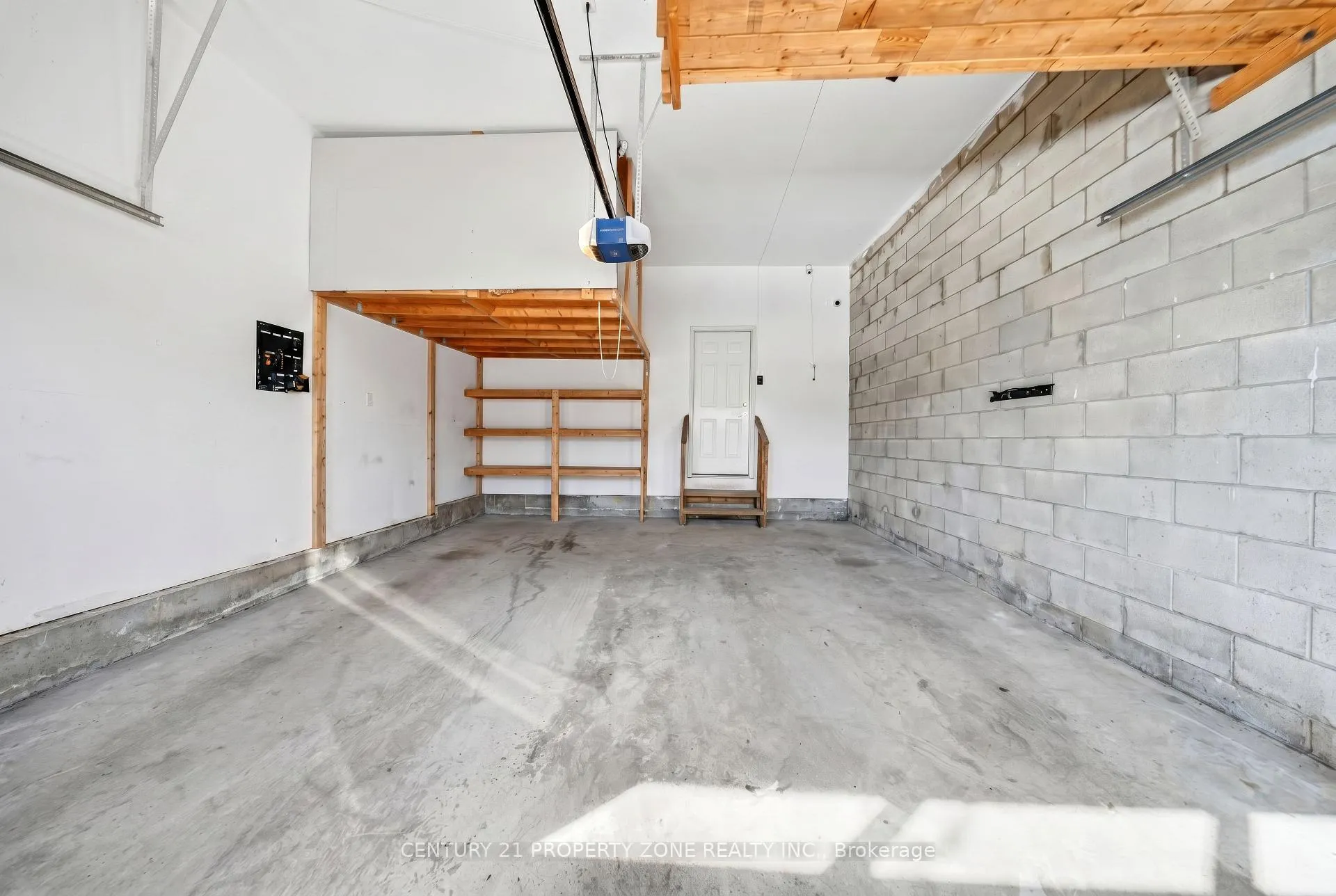 Photo 50 of Unit 303, 22 Miltary Crescent E, Brampton, Westgate — HOMEH
