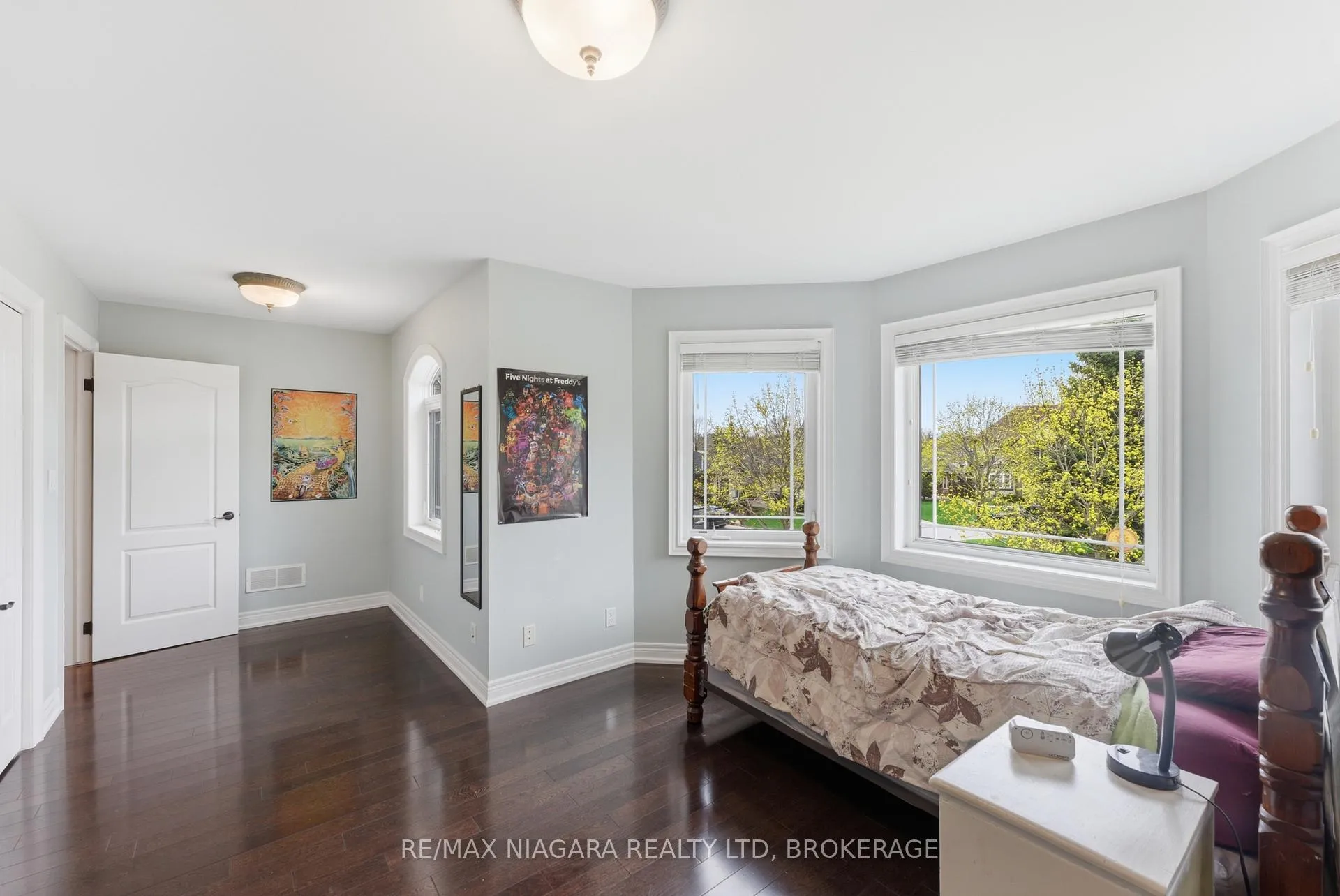 Photo 16 of 52 Scullers Way W, St. Catharines, Martindale Pond — HOMEH