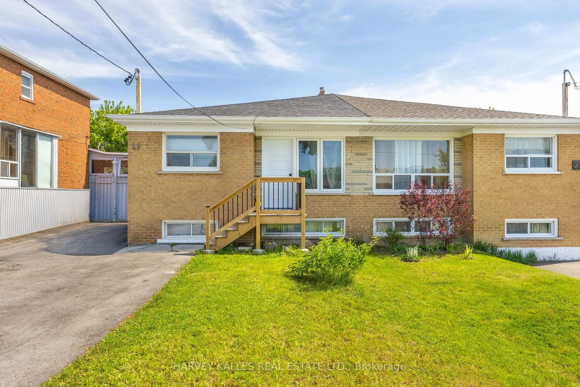 Front of 29 Giltspur Drive