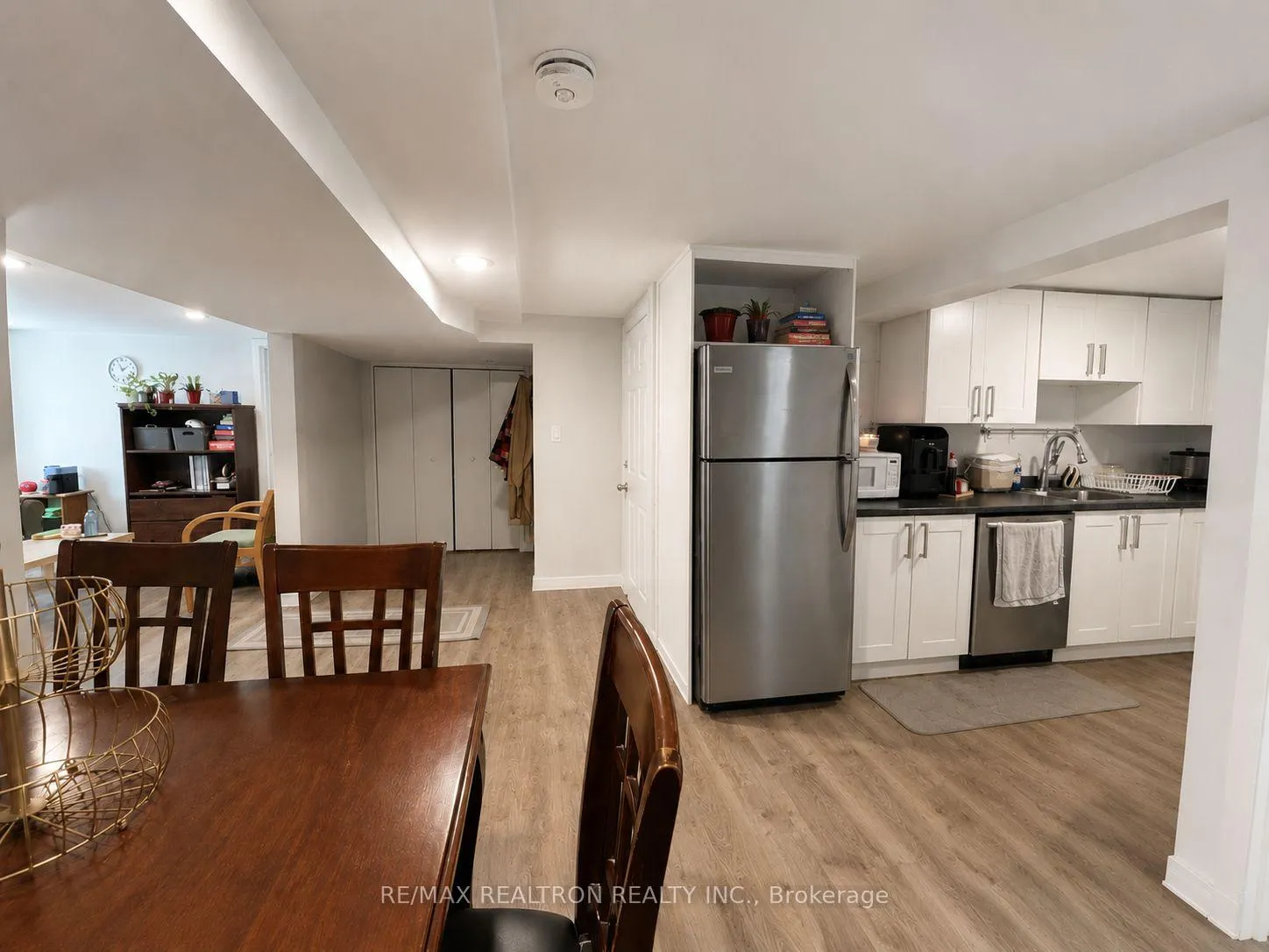 Photo 3 of Unit B, 14 Jasper Court, Kitchener, Laurentian Hills — HOMEH