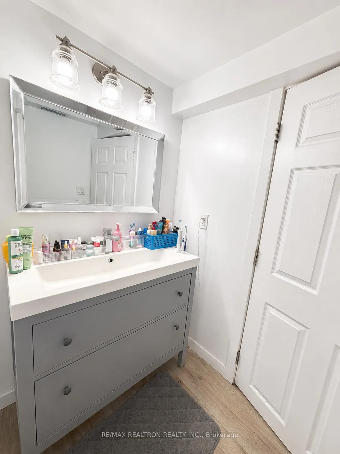 Photo 7 of Unit B, 14 Jasper Court, Kitchener, Laurentian Hills — HOMEH