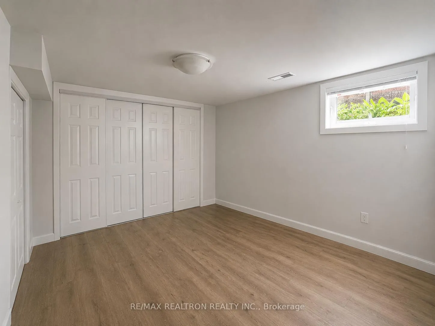 Photo 8 of Unit B, 14 Jasper Court, Kitchener, Laurentian Hills — HOMEH