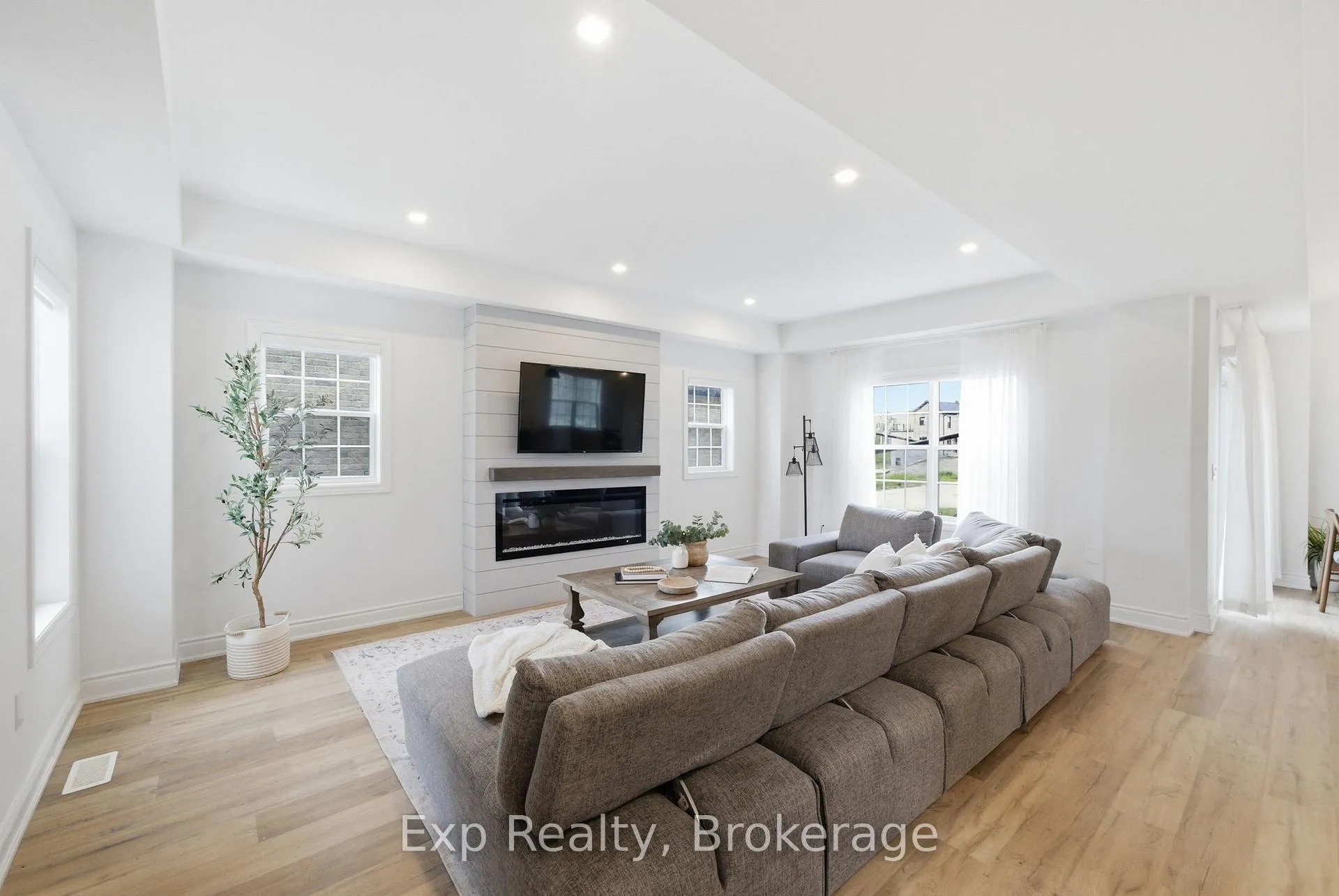 Photo 7 of 661 Wilkins Gate, Cobourg — HOMEH