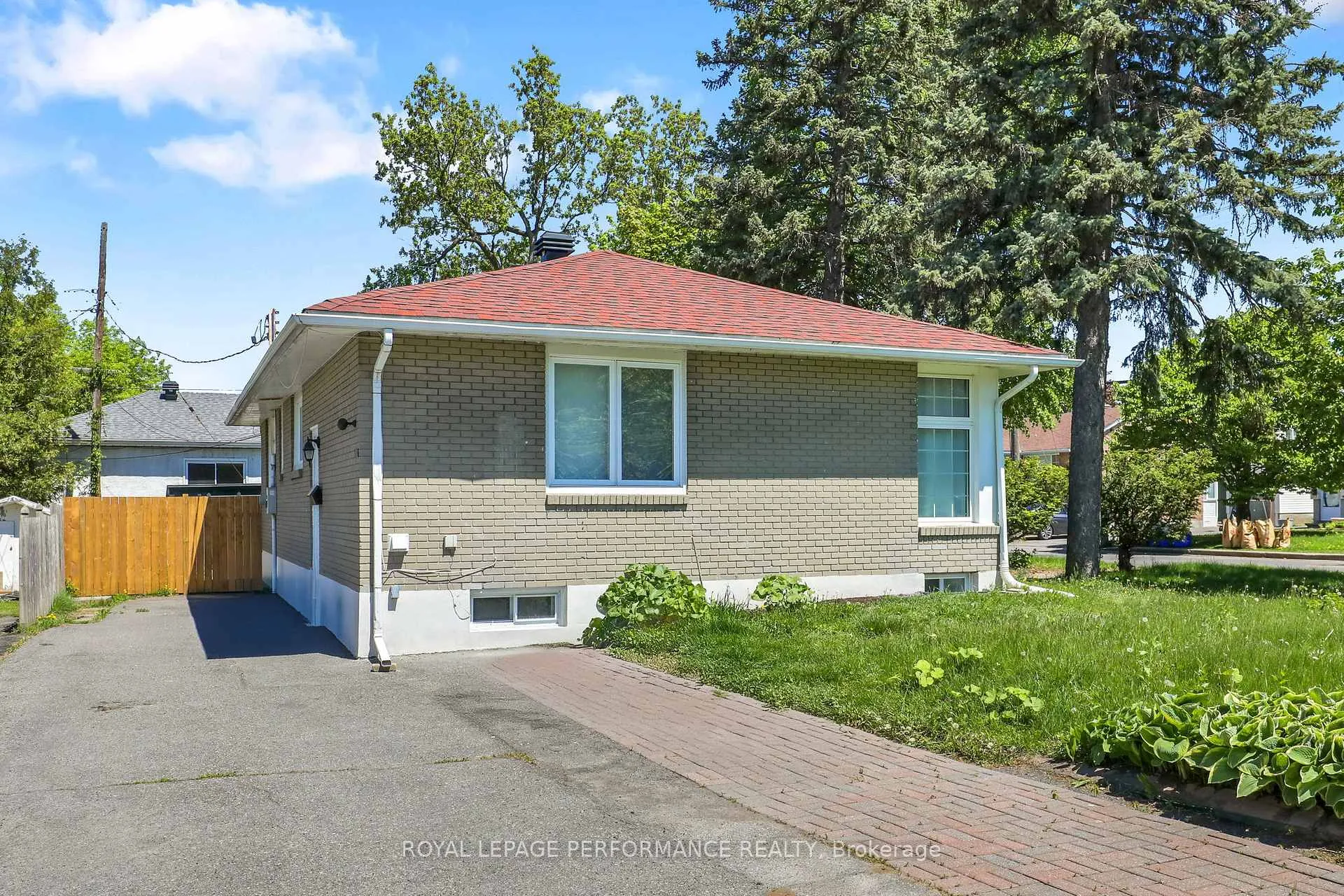 Photo 2 of Unit lower unit, 940 BRANT lower unit Street, Ottawa, Vanier — HOMEH