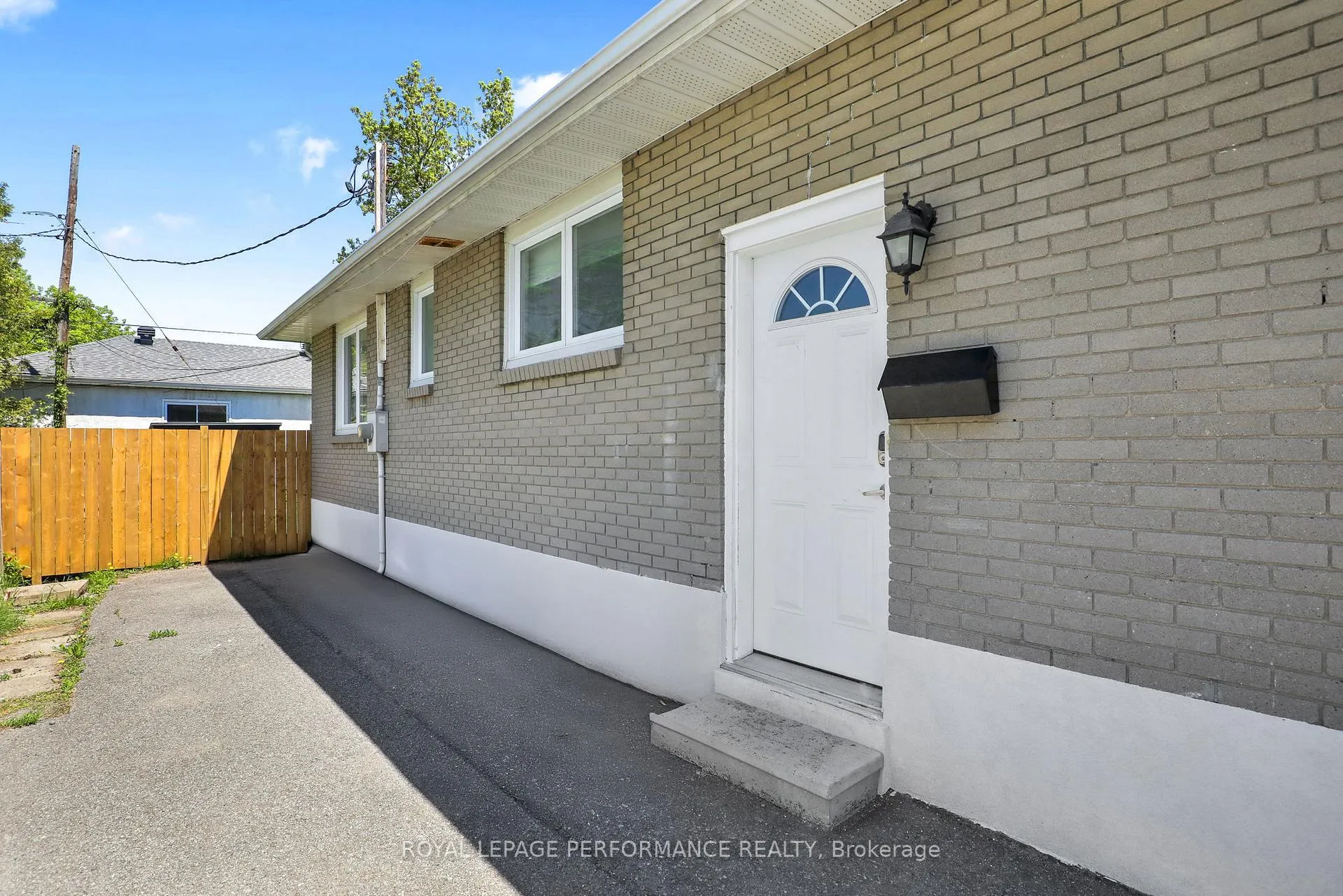 Photo 3 of Unit lower unit, 940 BRANT lower unit Street, Ottawa, Vanier — HOMEH