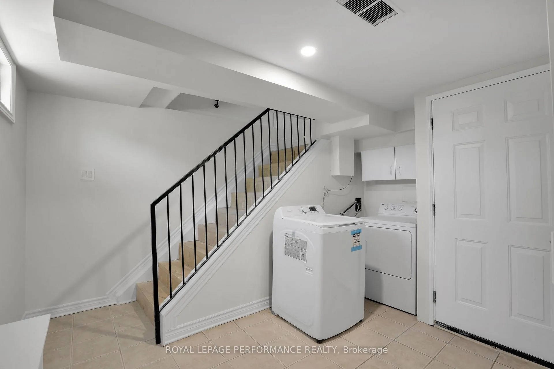 Photo 5 of Unit lower unit, 940 BRANT lower unit Street, Ottawa, Vanier — HOMEH