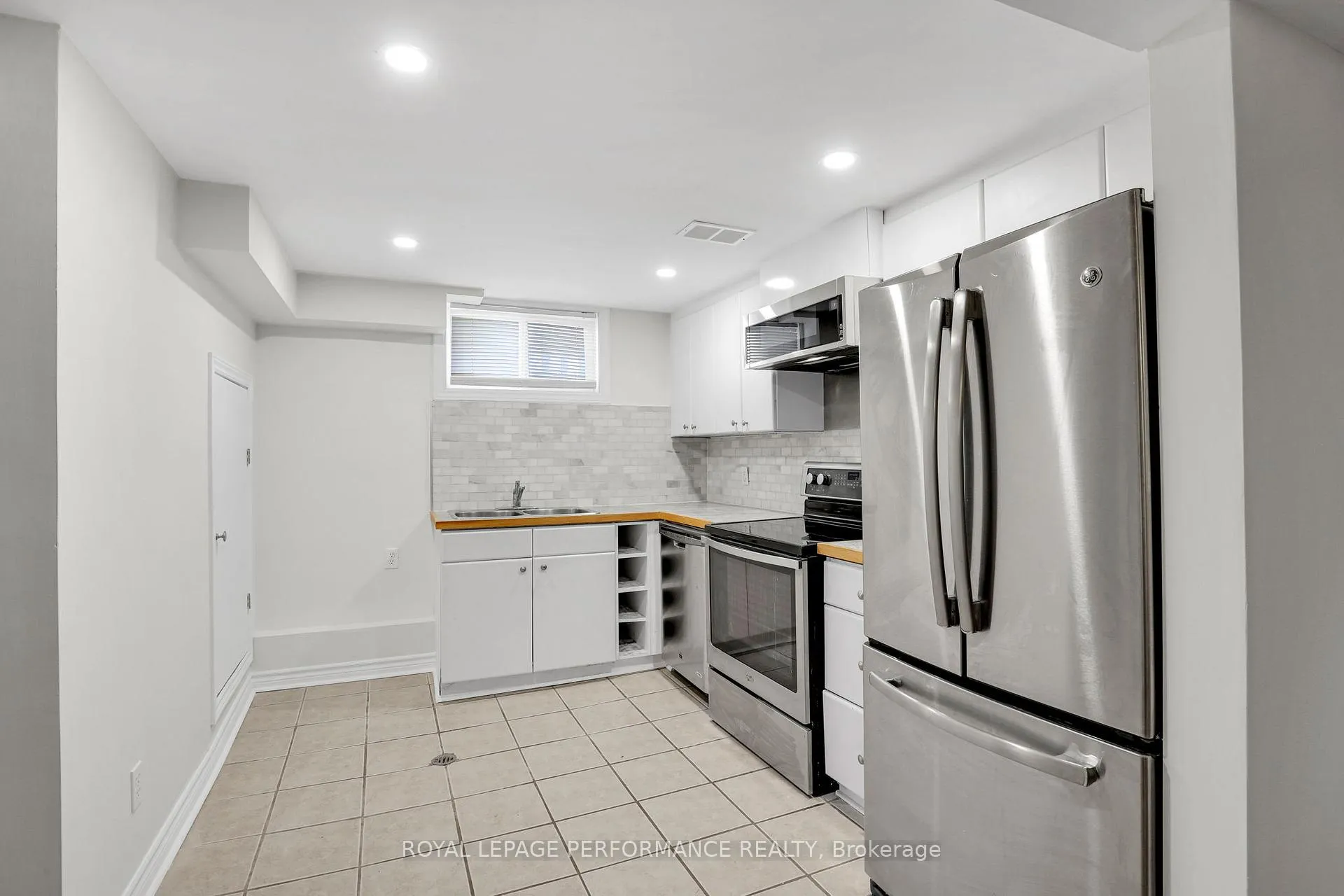 Photo 6 of Unit lower unit, 940 BRANT lower unit Street, Ottawa, Vanier — HOMEH
