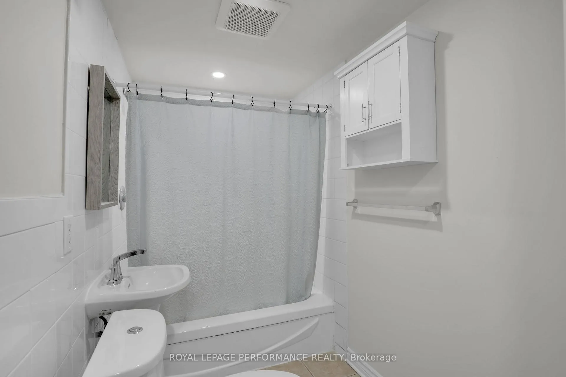 Photo 16 of Unit lower unit, 940 BRANT lower unit Street, Ottawa, Vanier — HOMEH