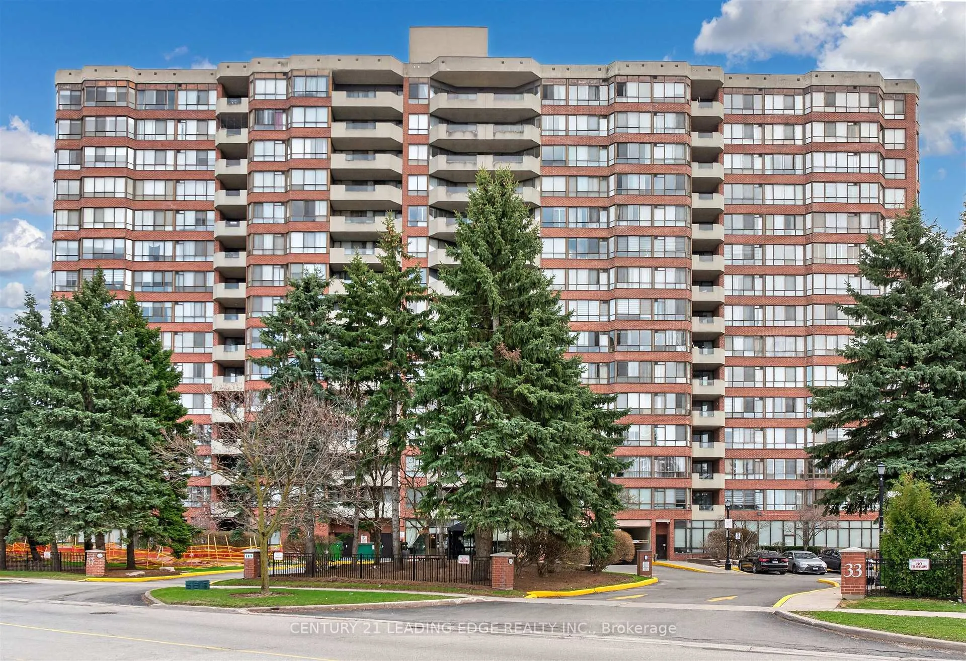 Front of Unit 1011, 33 Weldrick Road E