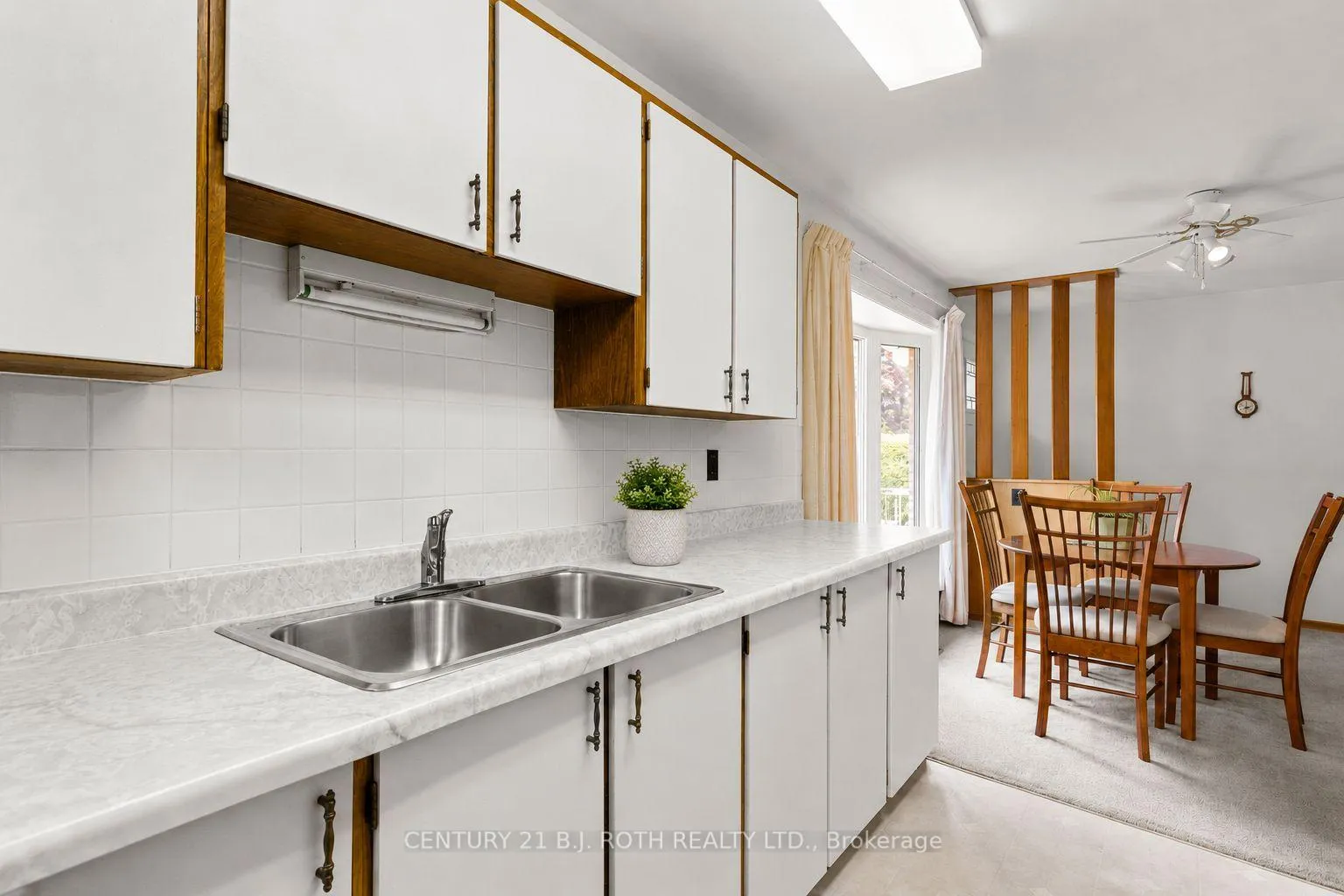 Photo 6 of 68 Fourth Street, Orillia — HOMEH