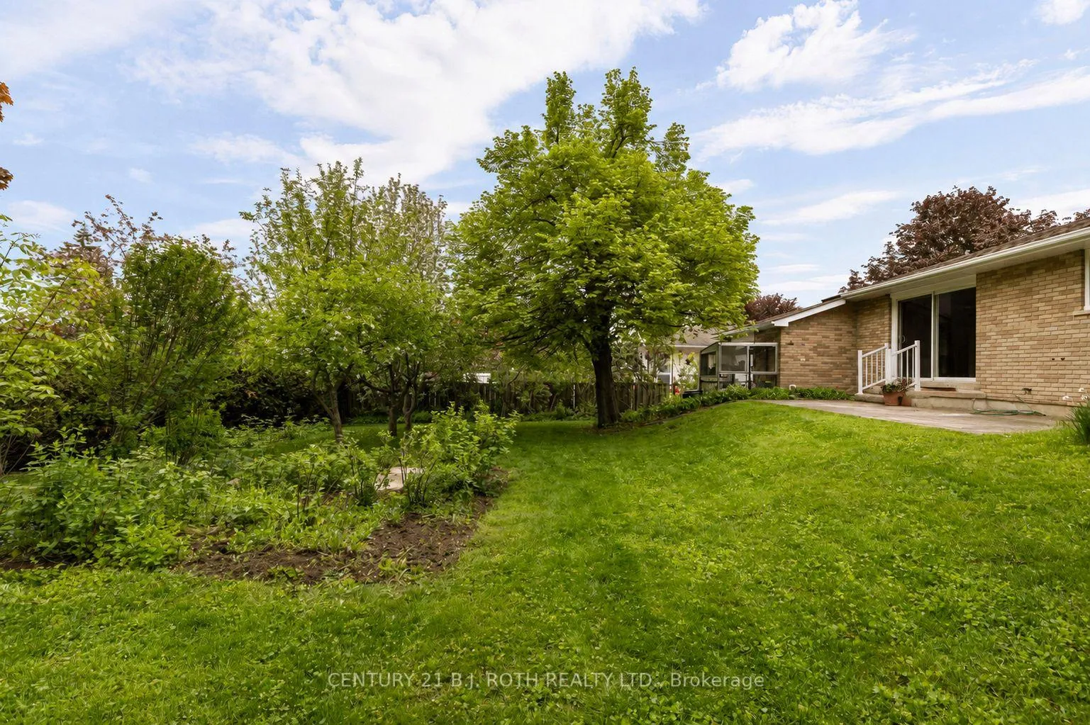 Photo 22 of 68 Fourth Street, Orillia — HOMEH