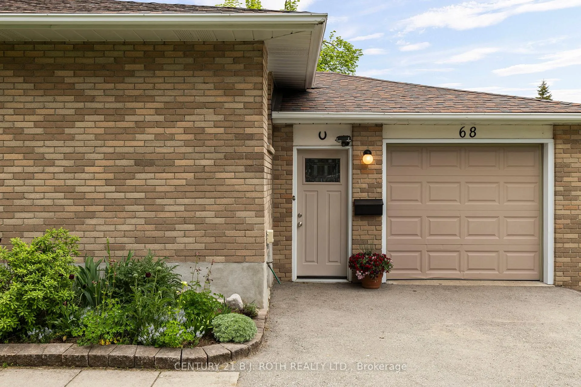 Photo 25 of 68 Fourth Street, Orillia — HOMEH