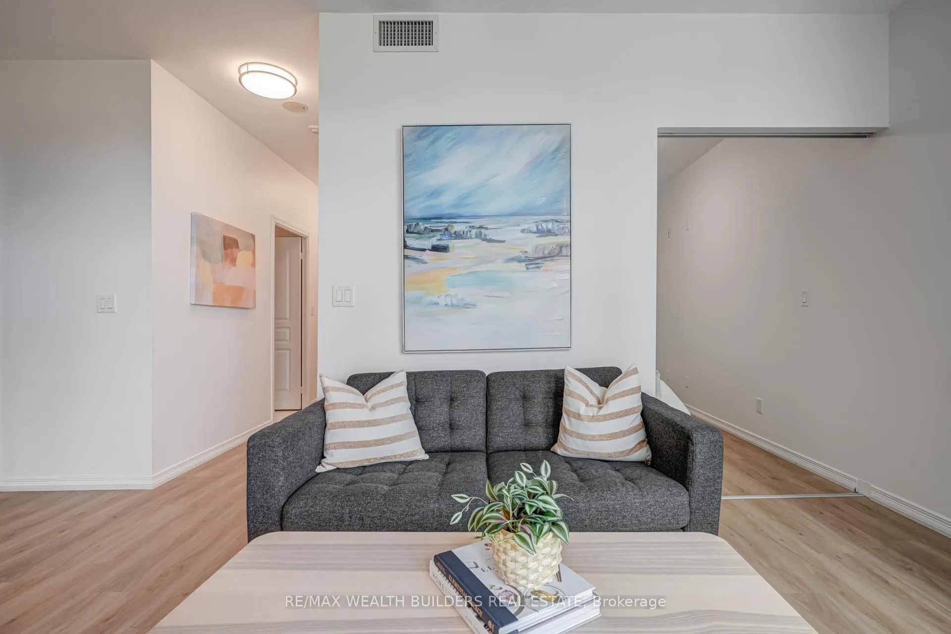 Photo 8 of Unit 1510, 352 Front Street W, Toronto, Waterfront Communities — HOMEH