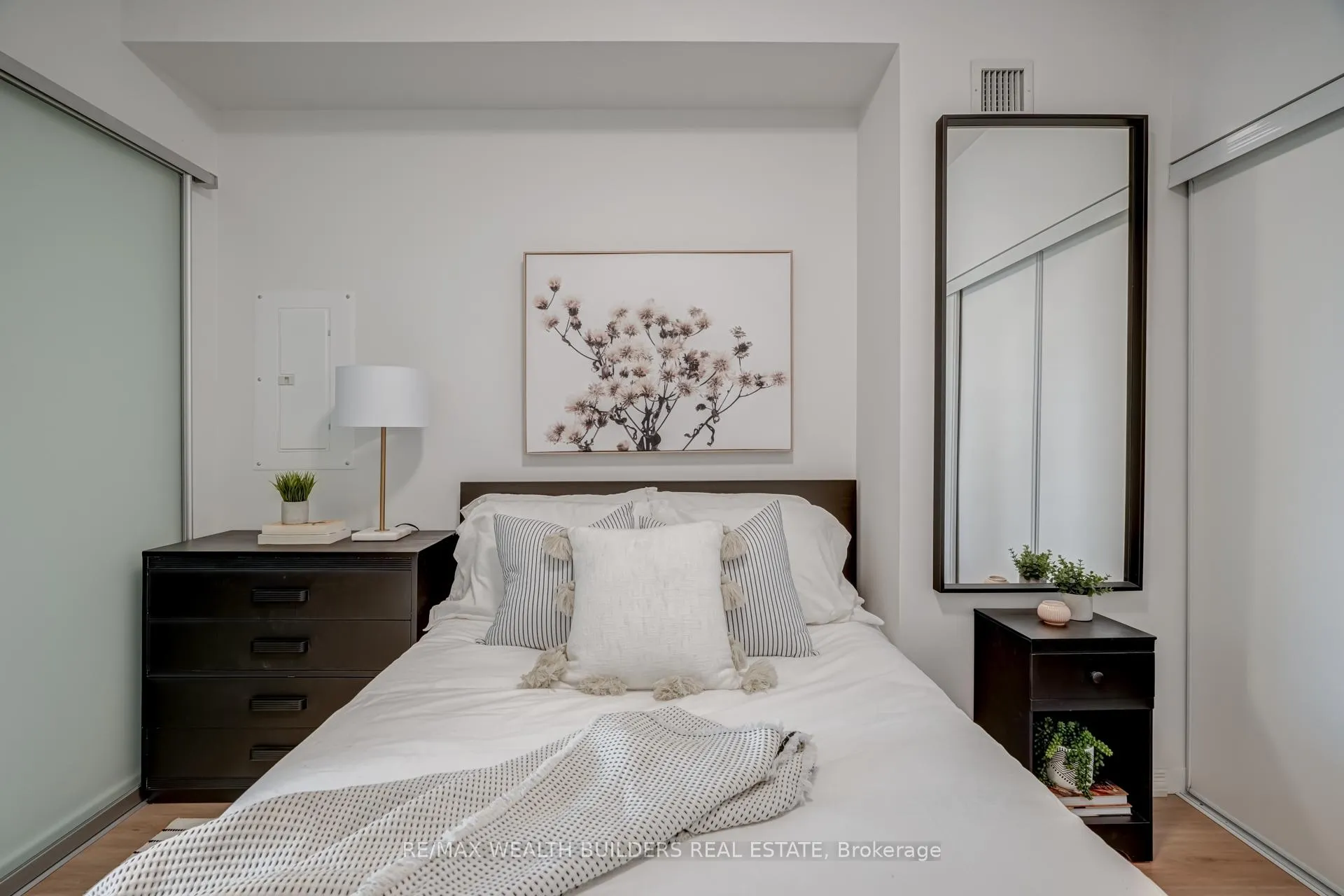Photo 14 of Unit 1510, 352 Front Street W, Toronto, Waterfront Communities — HOMEH