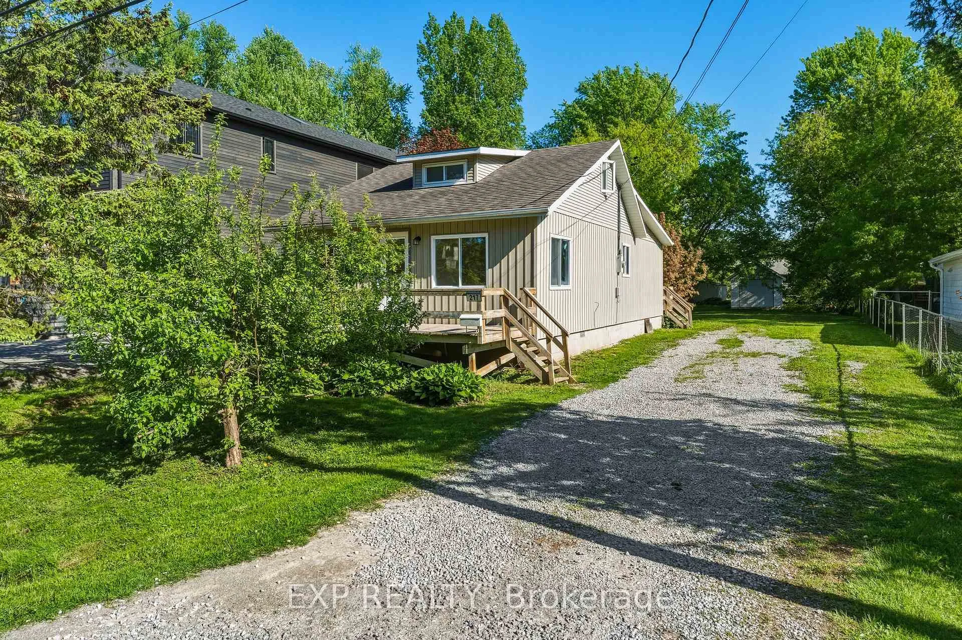 Photo 3 of 217 Bayview Avenue, Georgina, Keswick South — HOMEH
