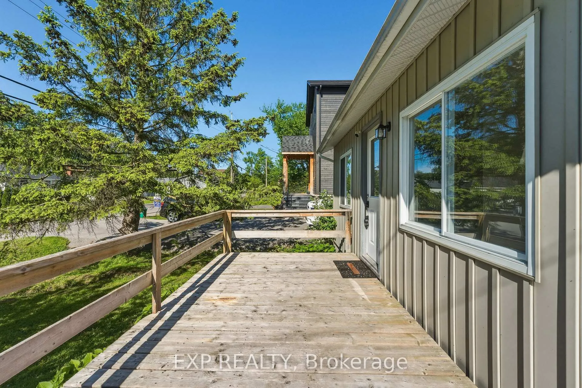 Photo 4 of 217 Bayview Avenue, Georgina, Keswick South — HOMEH