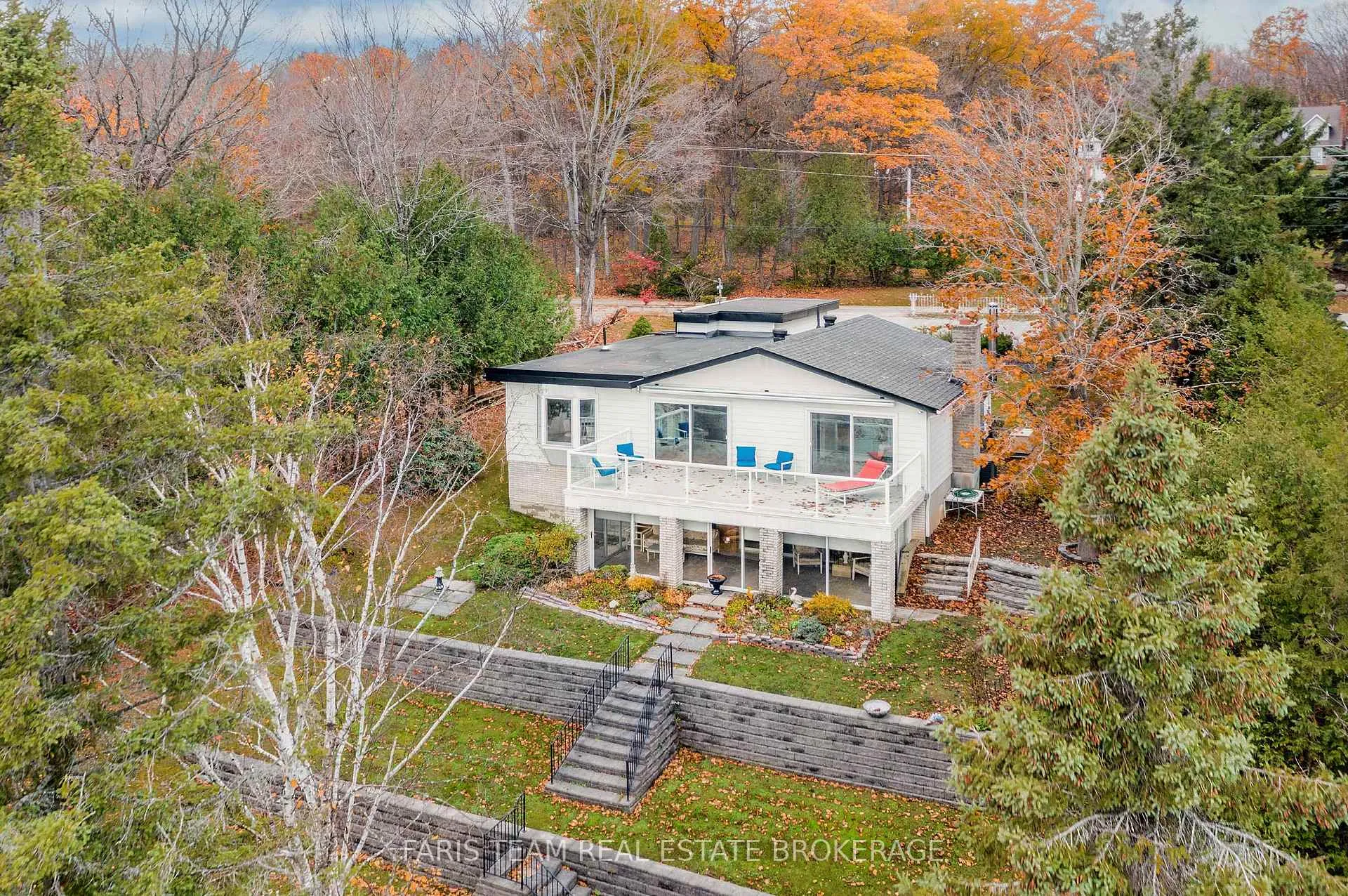 Photo 3 of 481 Islandview Lane, Midland — HOMEH