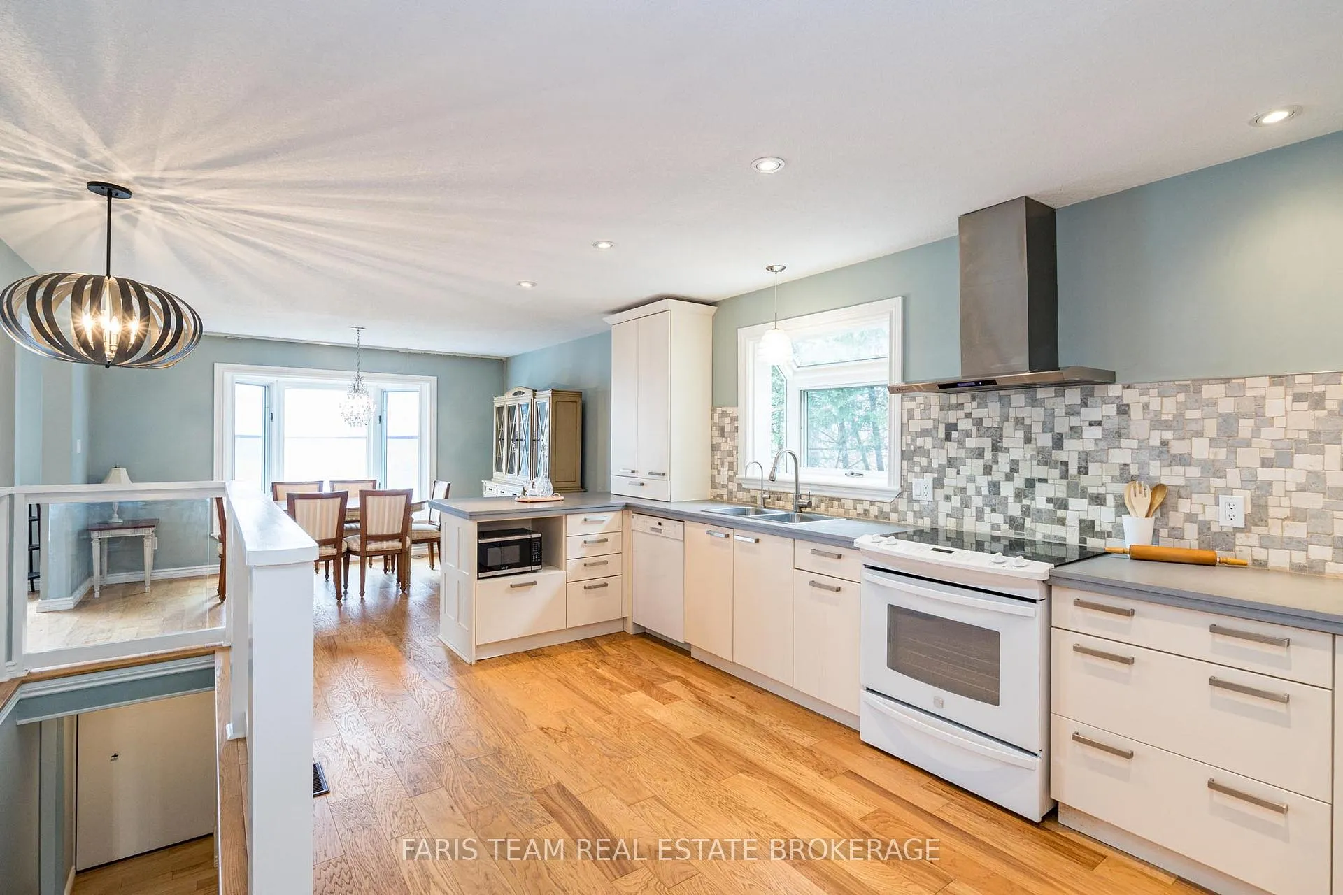 Photo 7 of 481 Islandview Lane, Midland — HOMEH