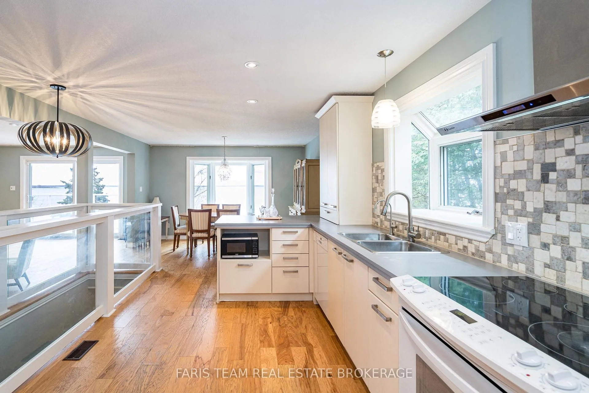 Photo 10 of 481 Islandview Lane, Midland — HOMEH