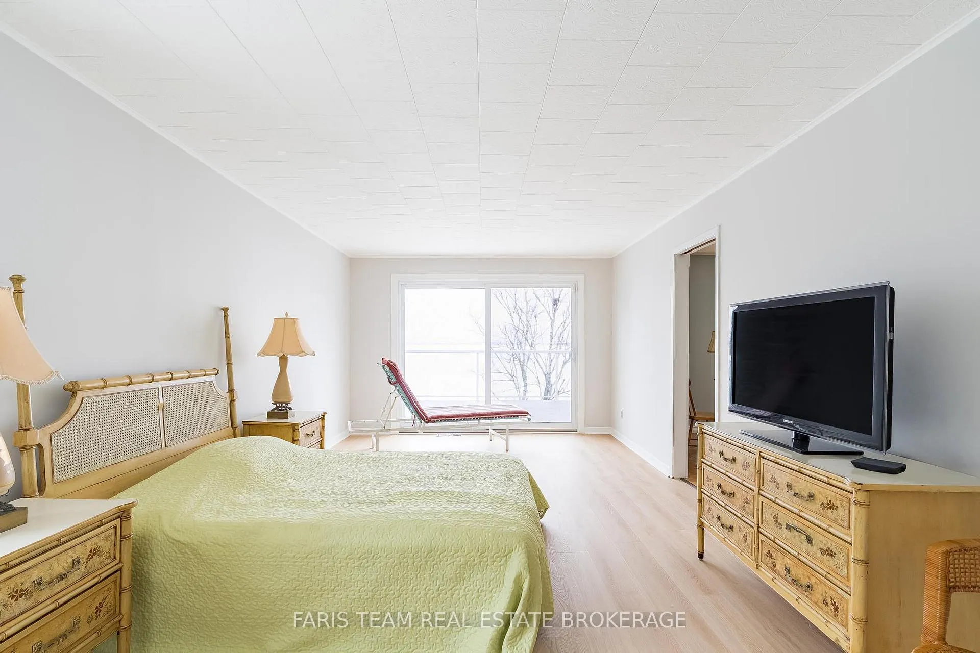 Photo 20 of 481 Islandview Lane, Midland — HOMEH