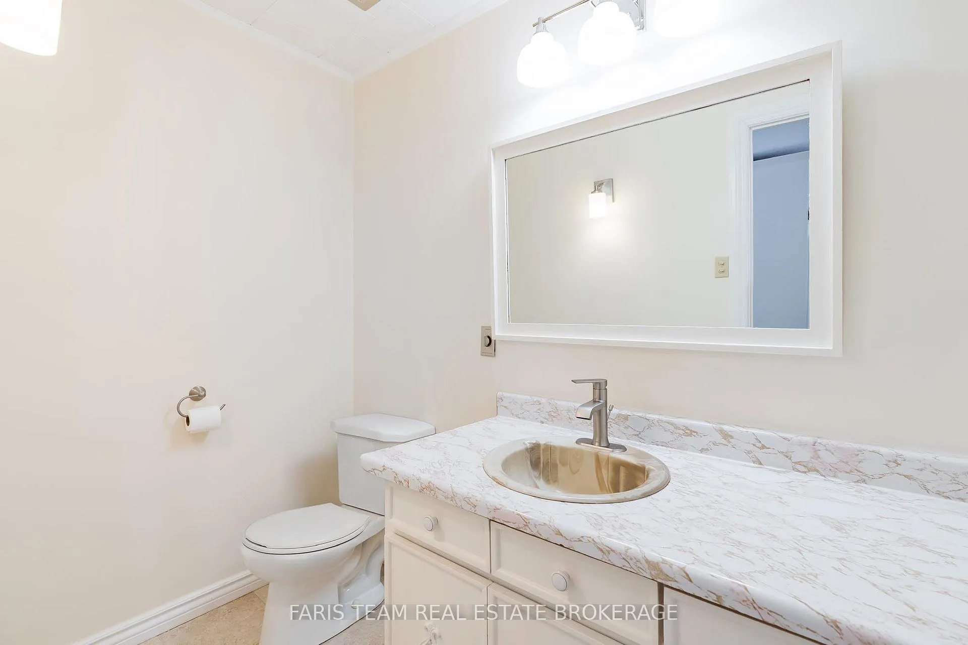 Photo 23 of 481 Islandview Lane, Midland — HOMEH