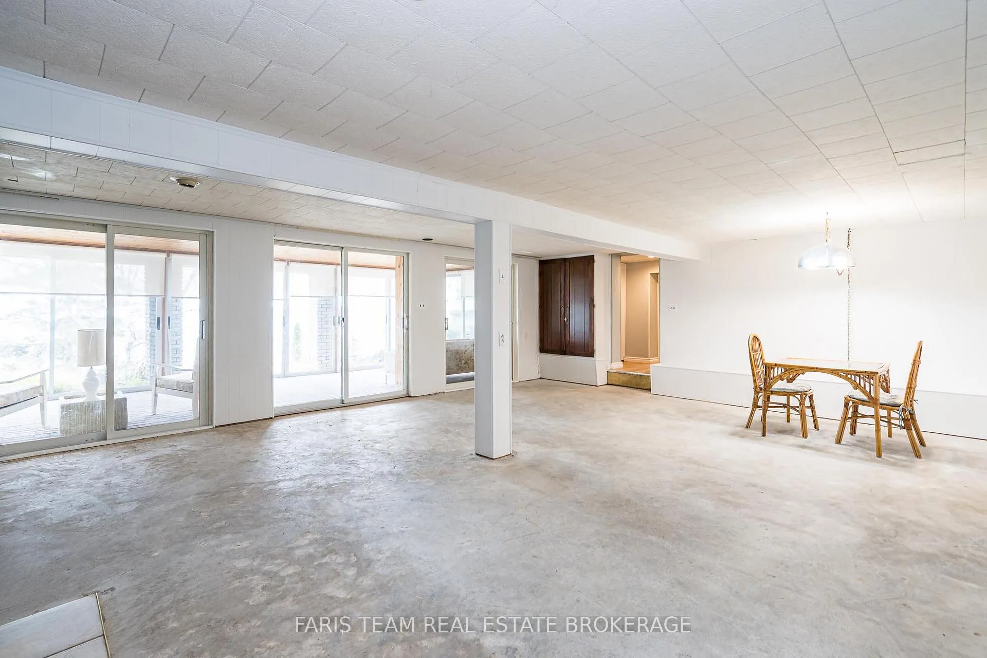 Photo 26 of 481 Islandview Lane, Midland — HOMEH