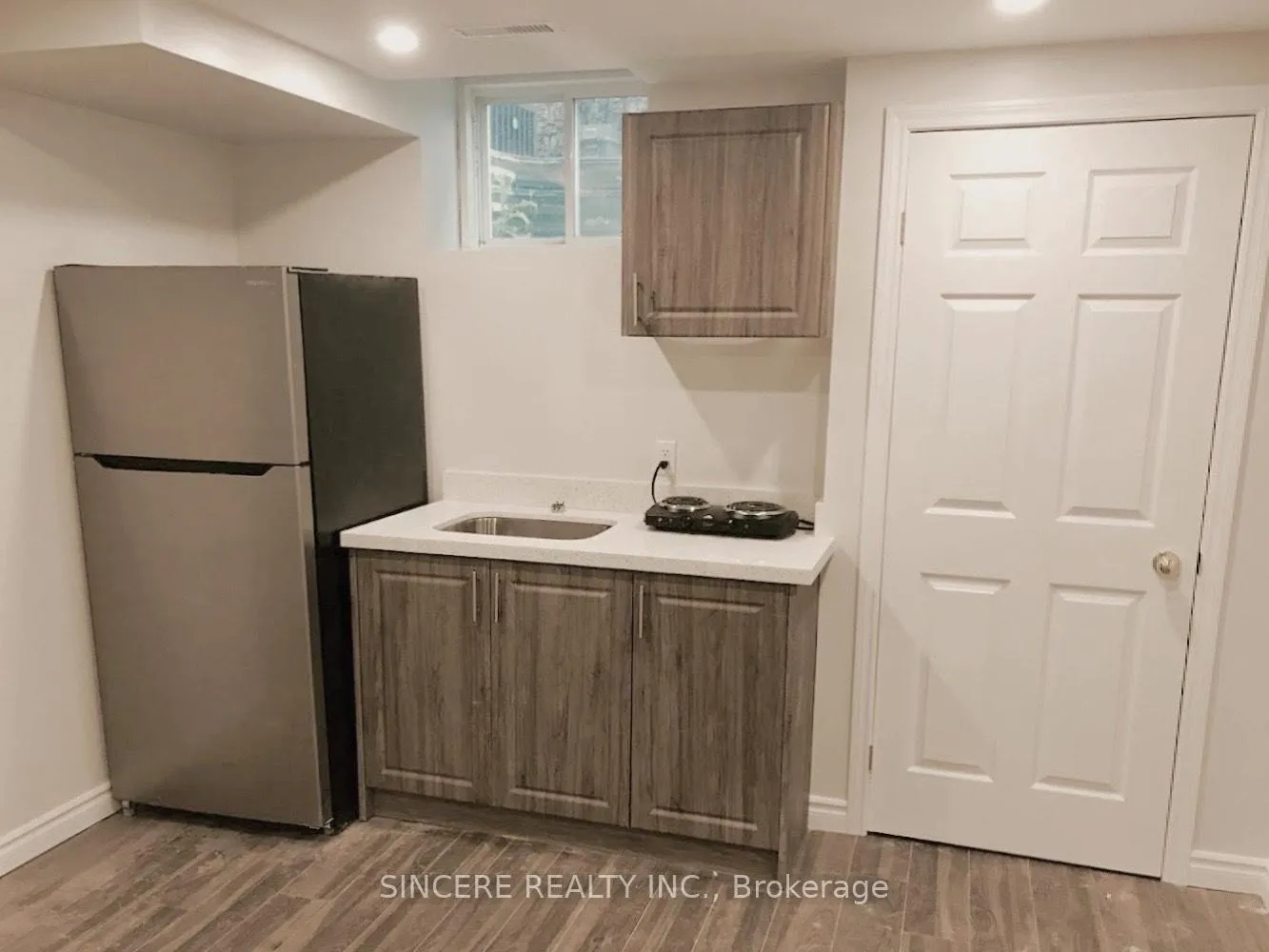 Photo 3 of Unit Lower, 5872 Osprey Boulevard, Mississauga, Lisgar — HOMEH