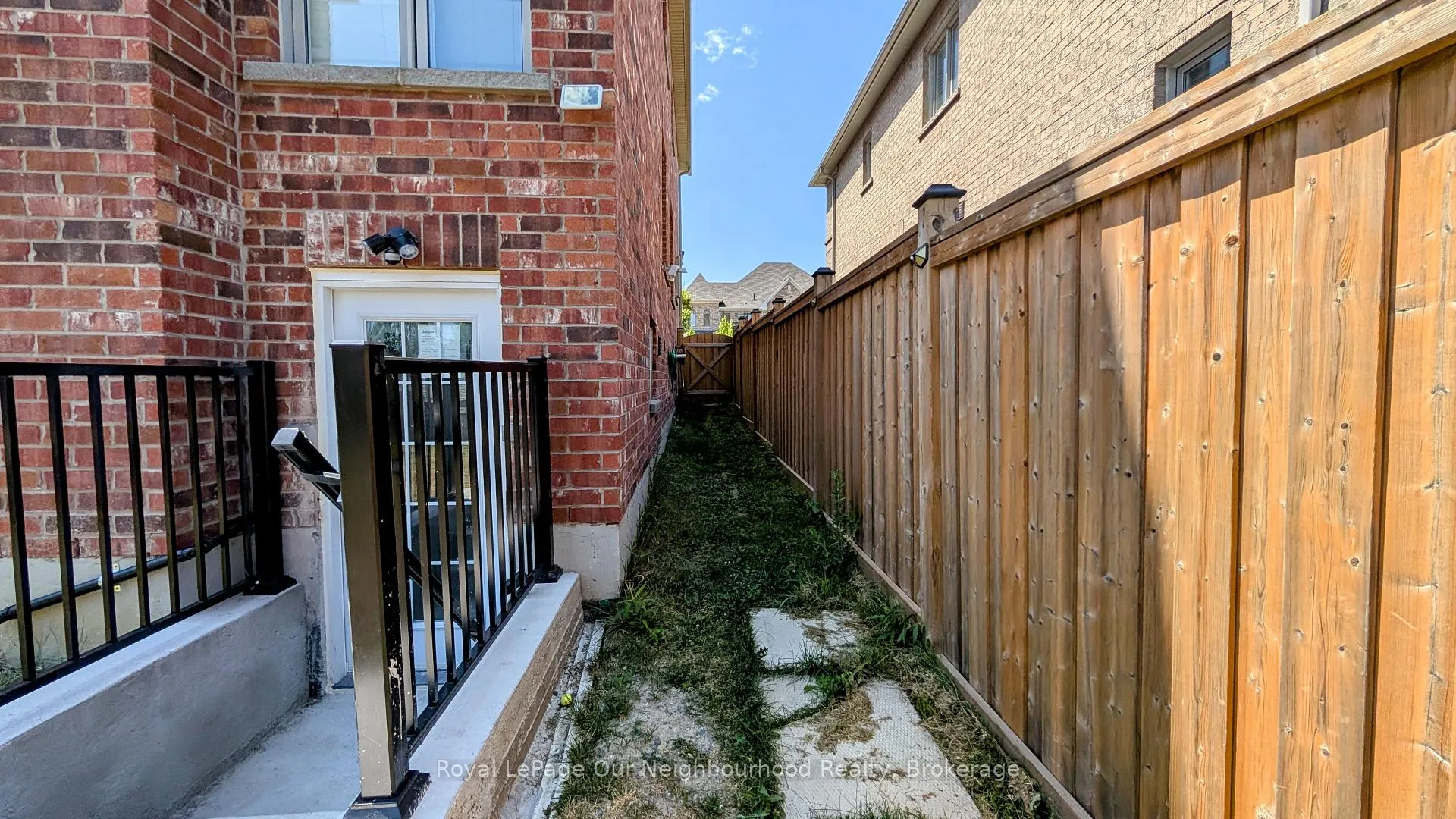 Photo 9 of Unit Lower, 31 Terry Crescent, Clarington, Bowmanville — HOMEH