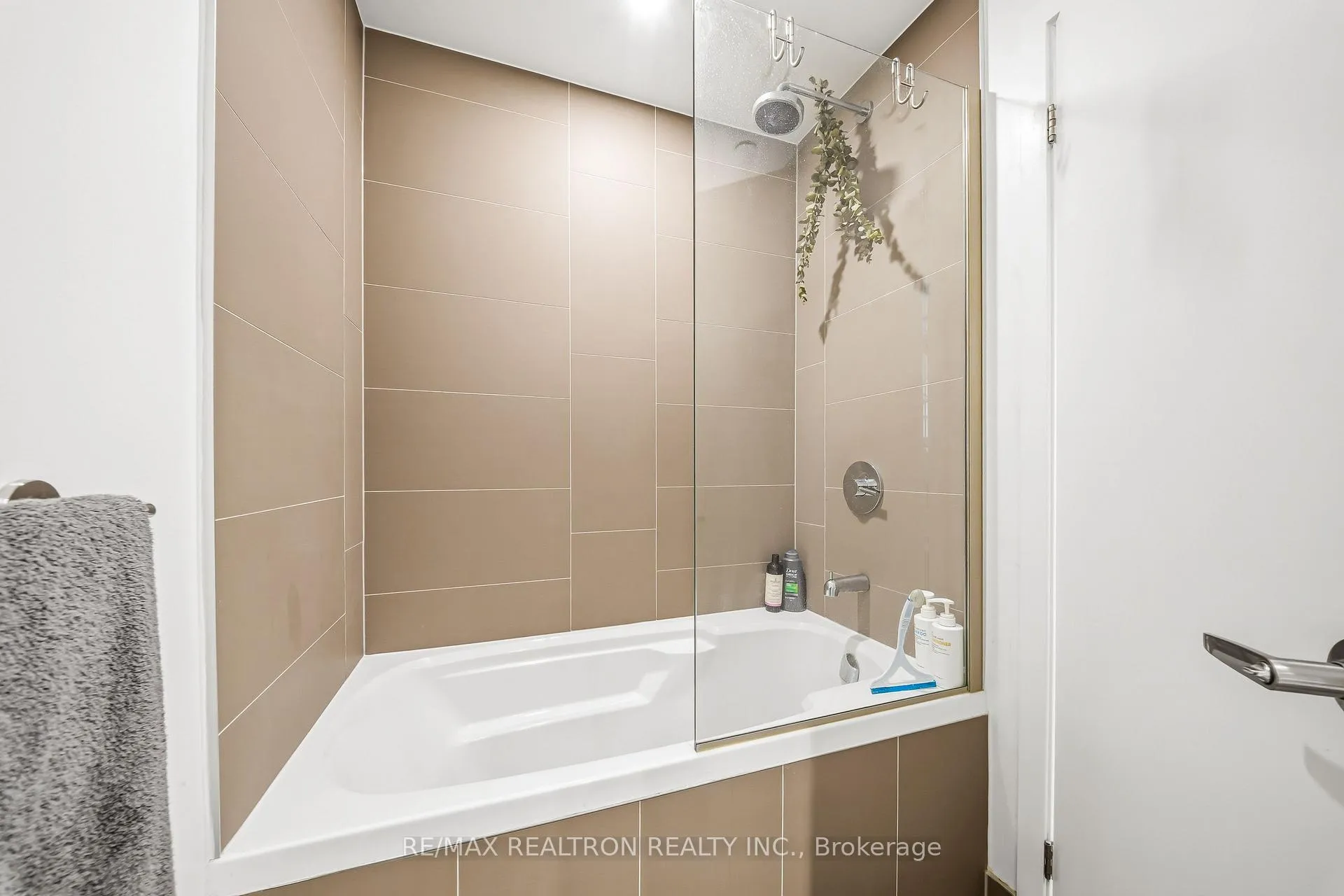Photo 18 of Unit 416, 20 Richardson Street, Toronto, Waterfront Communities — HOMEH