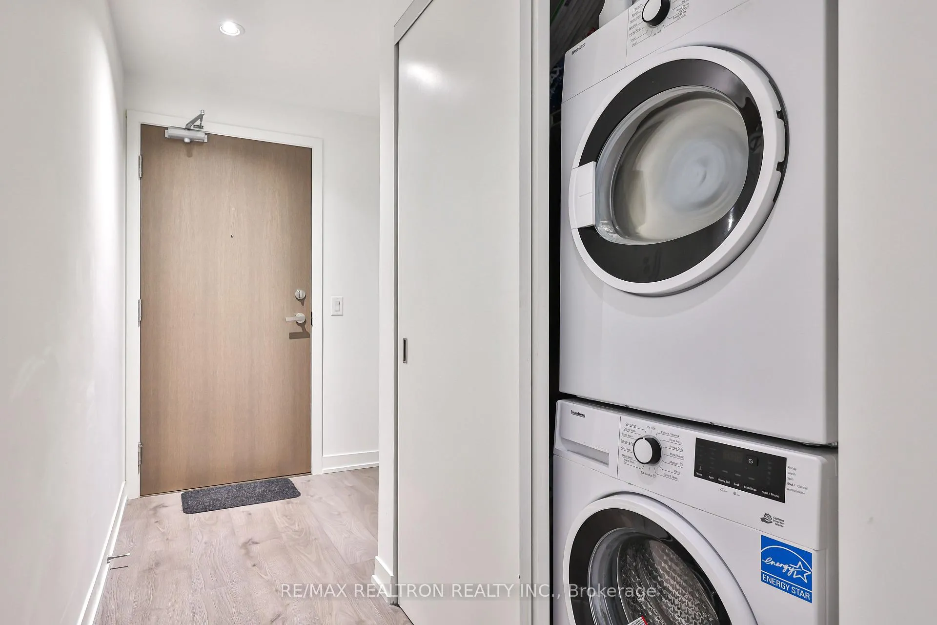 Photo 3 of Unit 416, 20 Richardson Street, Toronto, Waterfront Communities — HOMEH