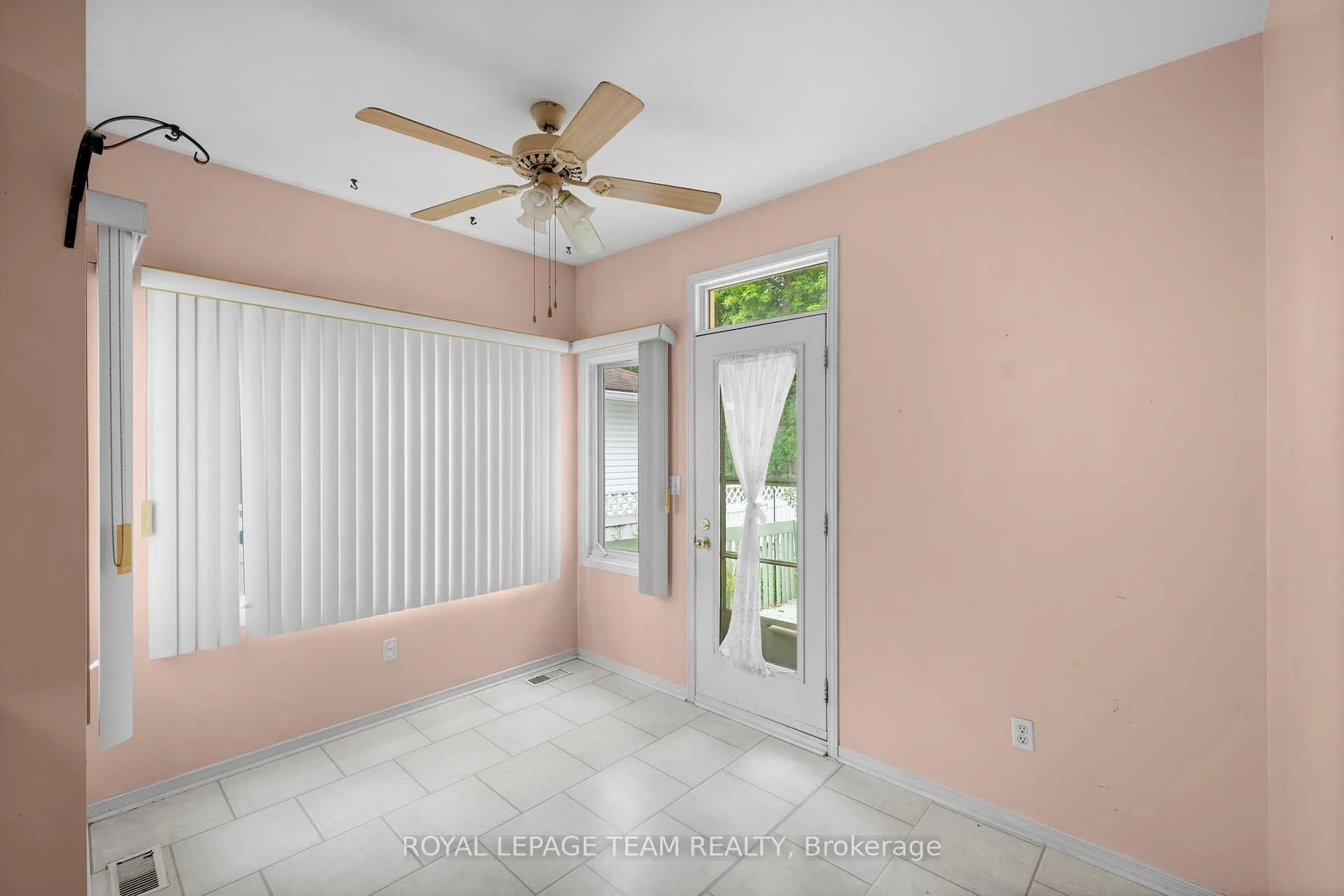 Photo 20 of 41 Billingham Crescent, Ottawa, Kanata - Morgan's Grant/South March — HOMEH