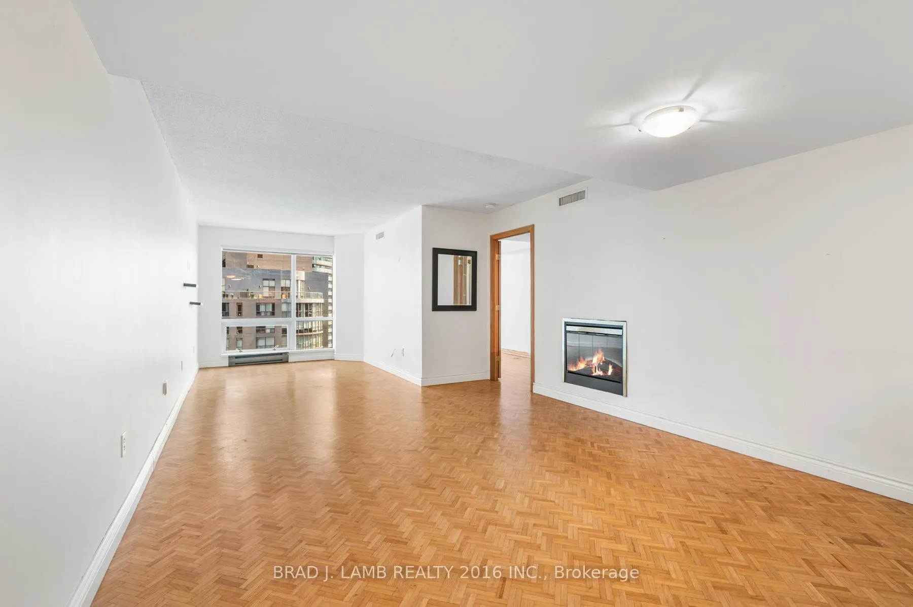 Photo 3 of Unit 2709, 1001 Bay Street, Toronto, Bay Street Corridor — HOMEH