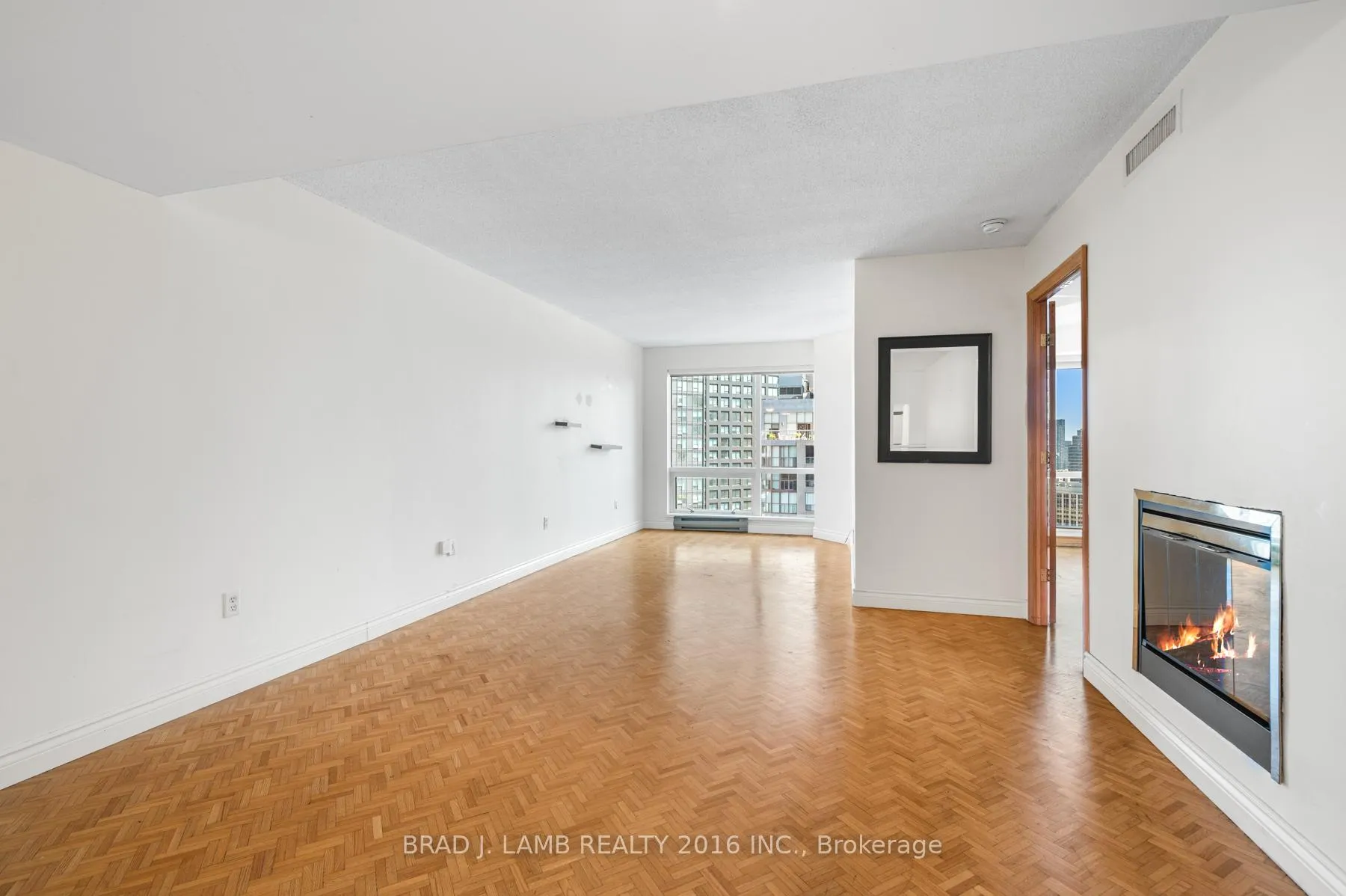 Photo 4 of Unit 2709, 1001 Bay Street, Toronto, Bay Street Corridor — HOMEH