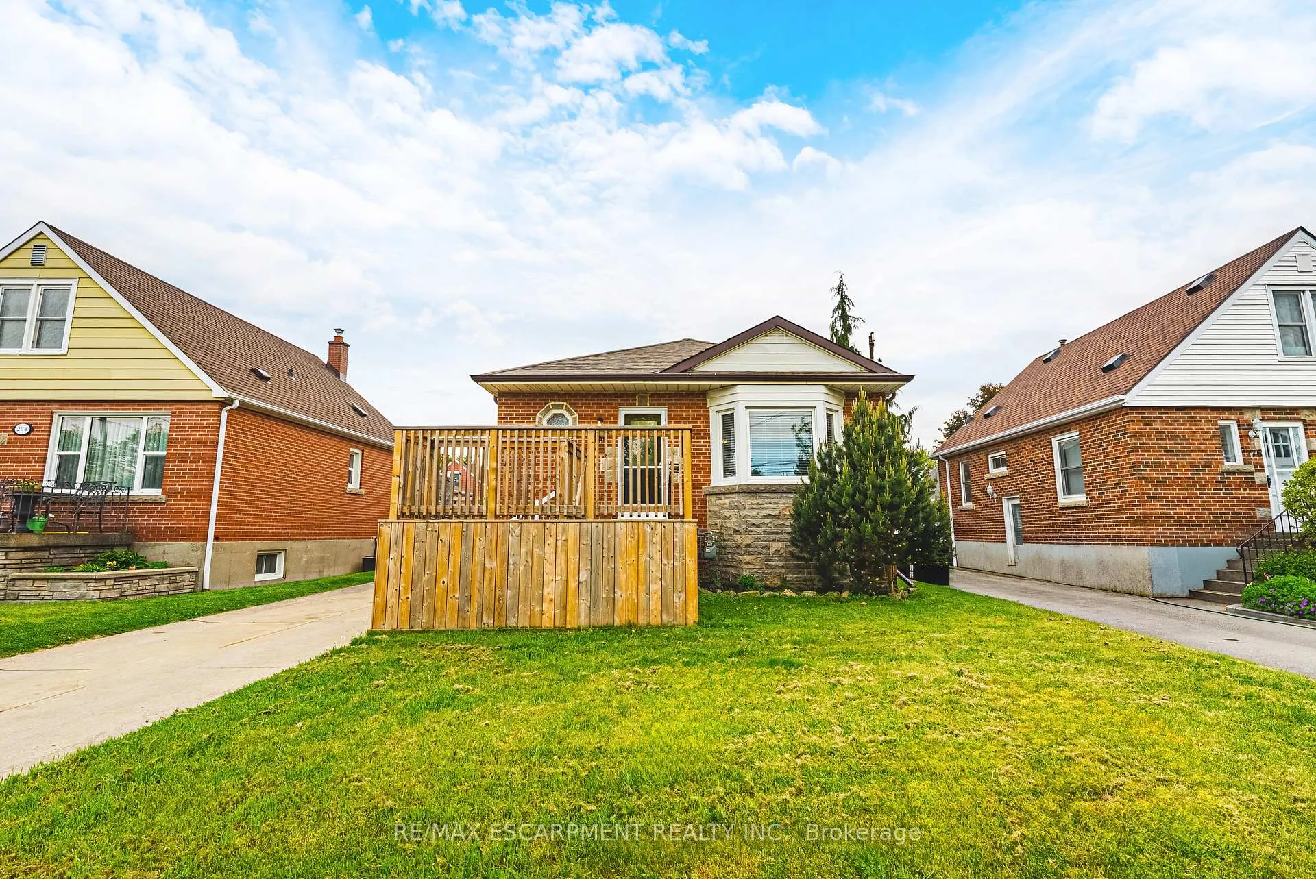 Photo 2 of 280 Montrose Avenue, Hamilton, Rosedale — HOMEH