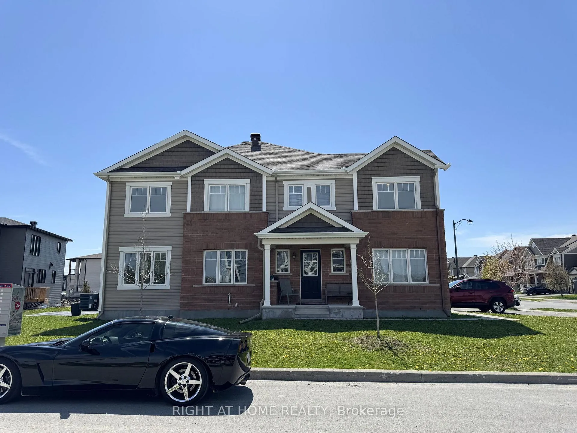 Photo 5 of 153 Cranesbill Road, Ottawa, Kanata - Emerald Meadows/Trailwest — HOMEH