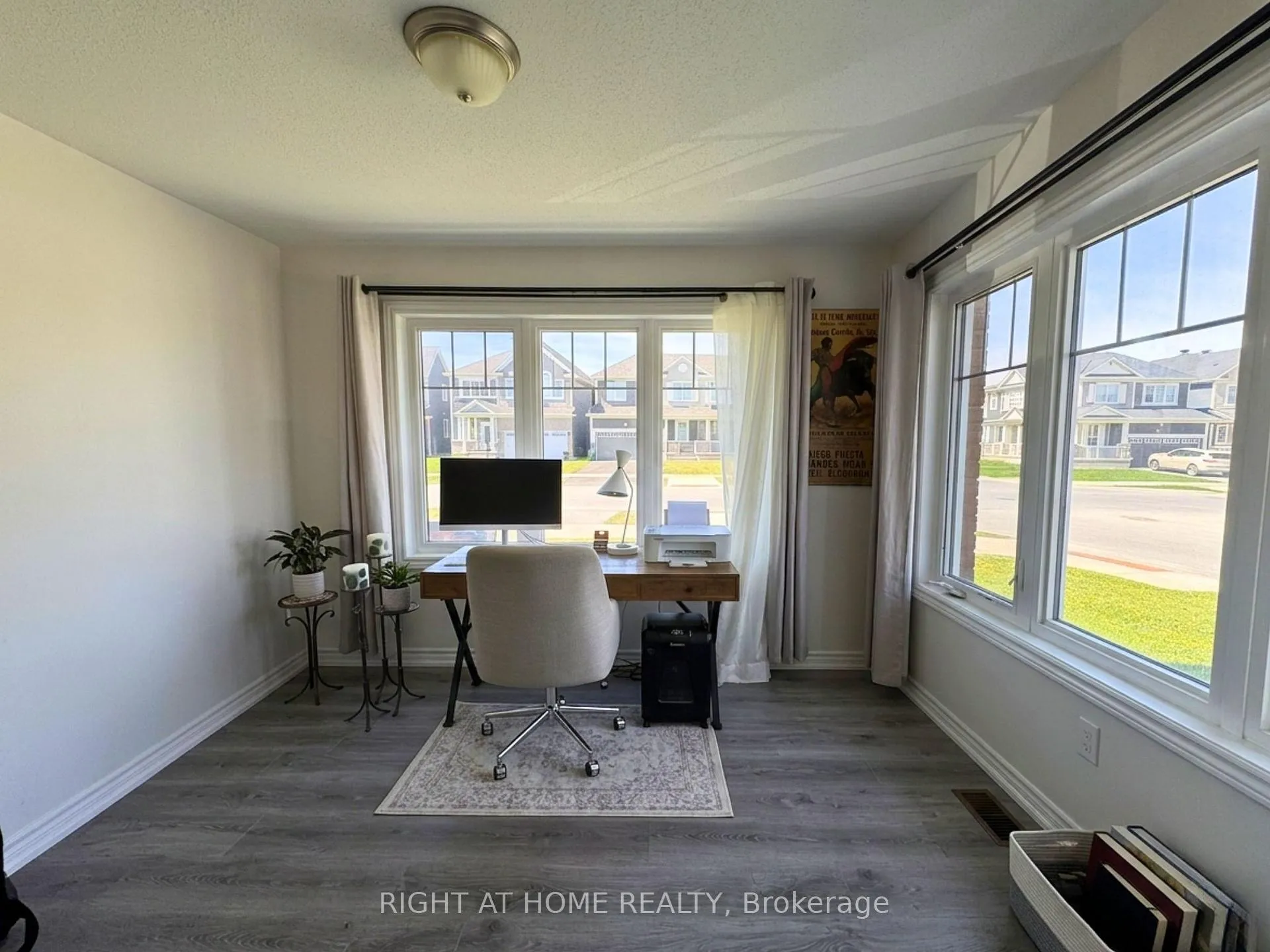 Photo 10 of 153 Cranesbill Road, Ottawa, Kanata - Emerald Meadows/Trailwest — HOMEH