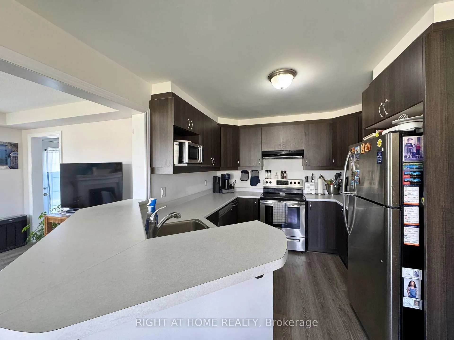 Photo 13 of 153 Cranesbill Road, Ottawa, Kanata - Emerald Meadows/Trailwest — HOMEH