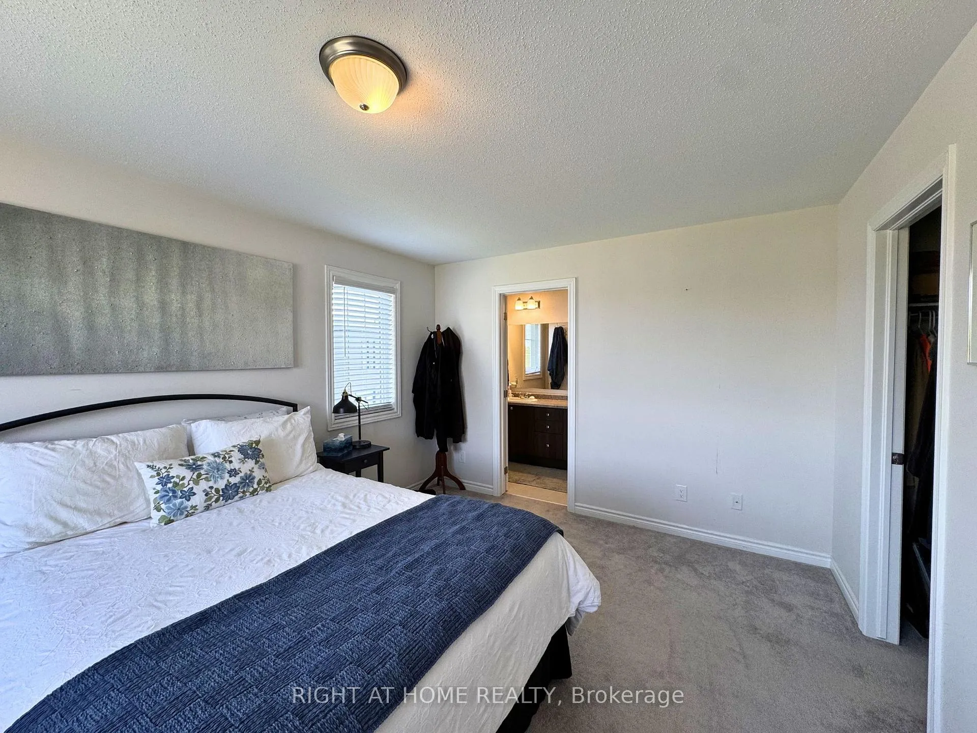 Photo 17 of 153 Cranesbill Road, Ottawa, Kanata - Emerald Meadows/Trailwest — HOMEH
