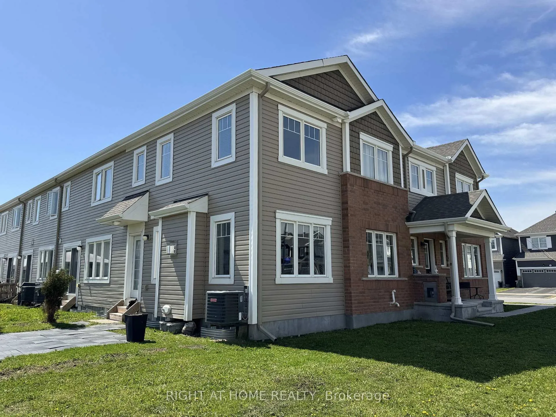 Photo 23 of 153 Cranesbill Road, Ottawa, Kanata - Emerald Meadows/Trailwest — HOMEH