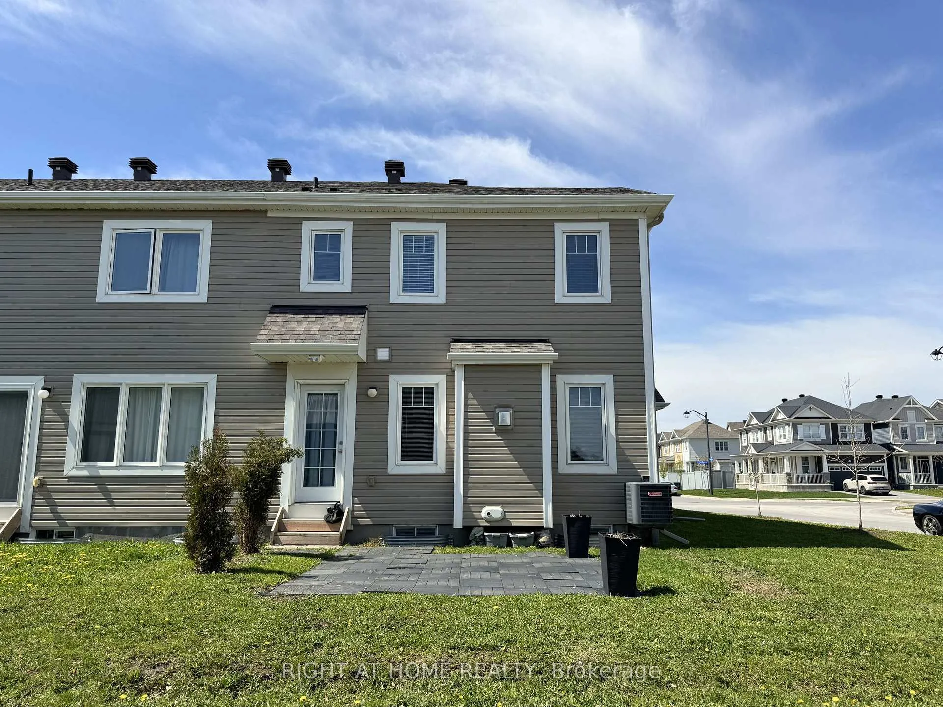 Photo 24 of 153 Cranesbill Road, Ottawa, Kanata - Emerald Meadows/Trailwest — HOMEH