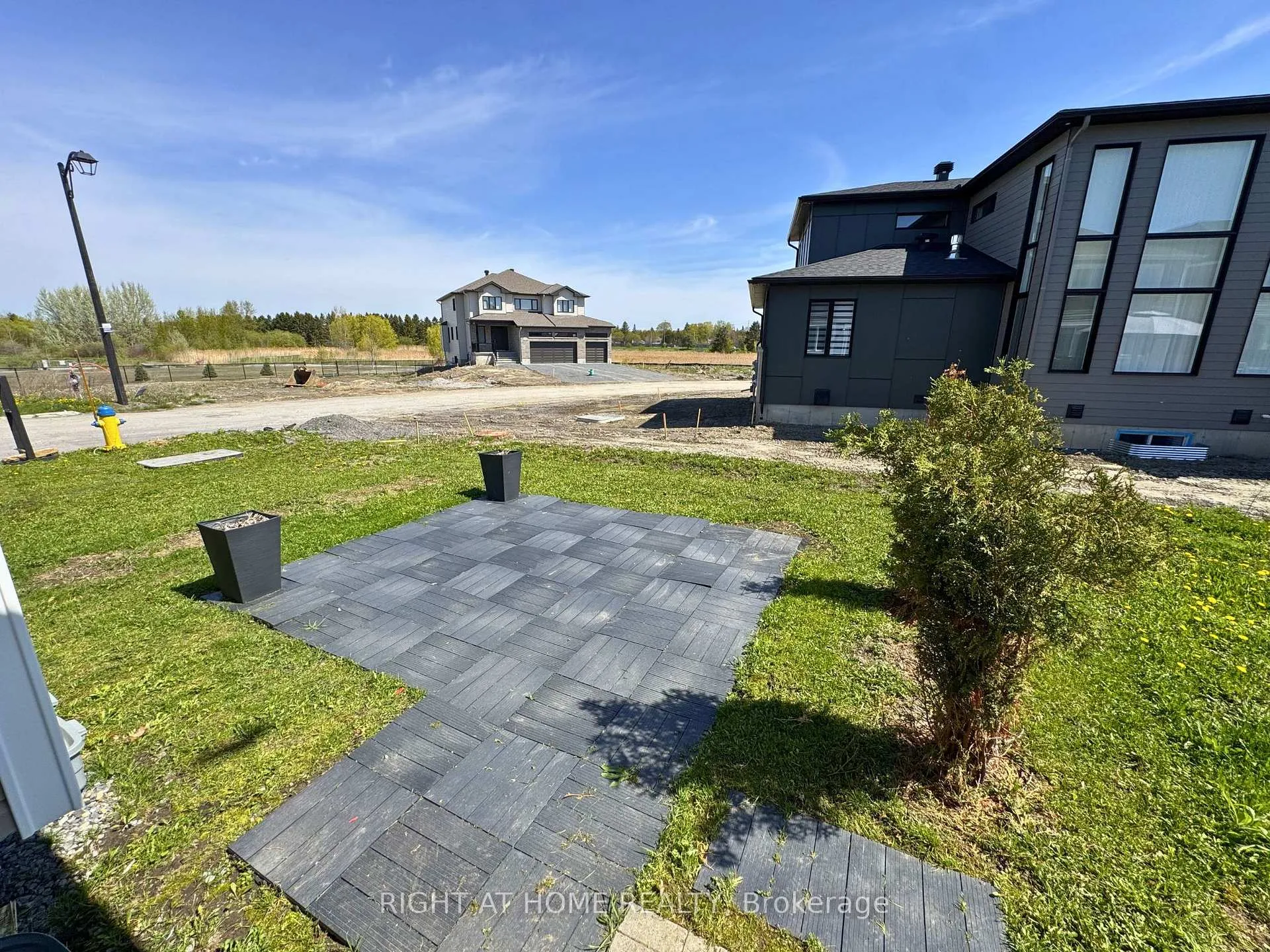 Photo 25 of 153 Cranesbill Road, Ottawa, Kanata - Emerald Meadows/Trailwest — HOMEH