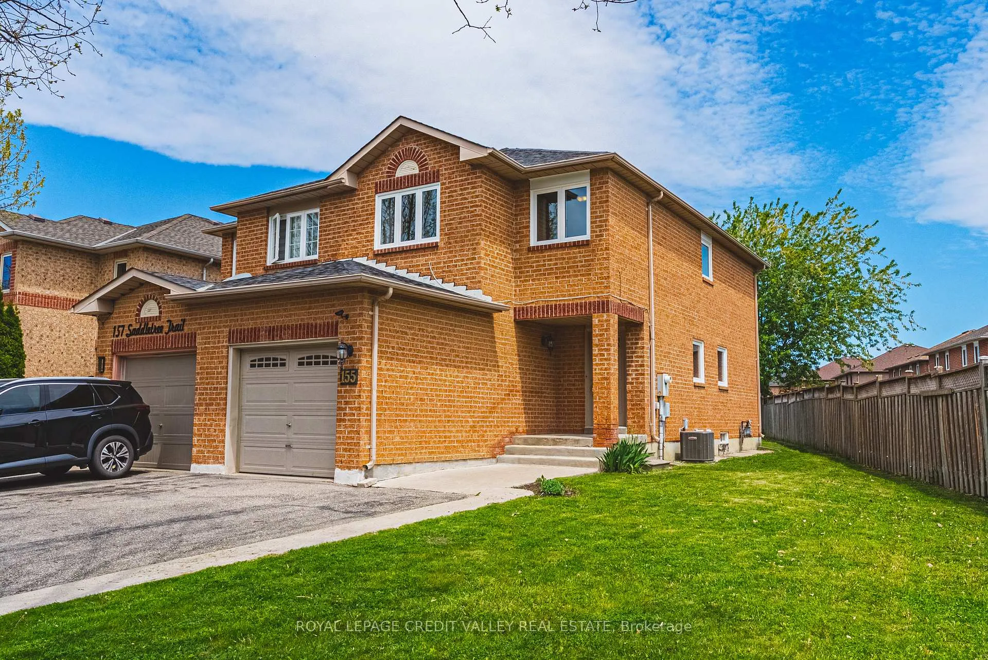 Photo 2 of 155 Saddletree Trail, Brampton, Brampton West — HOMEH