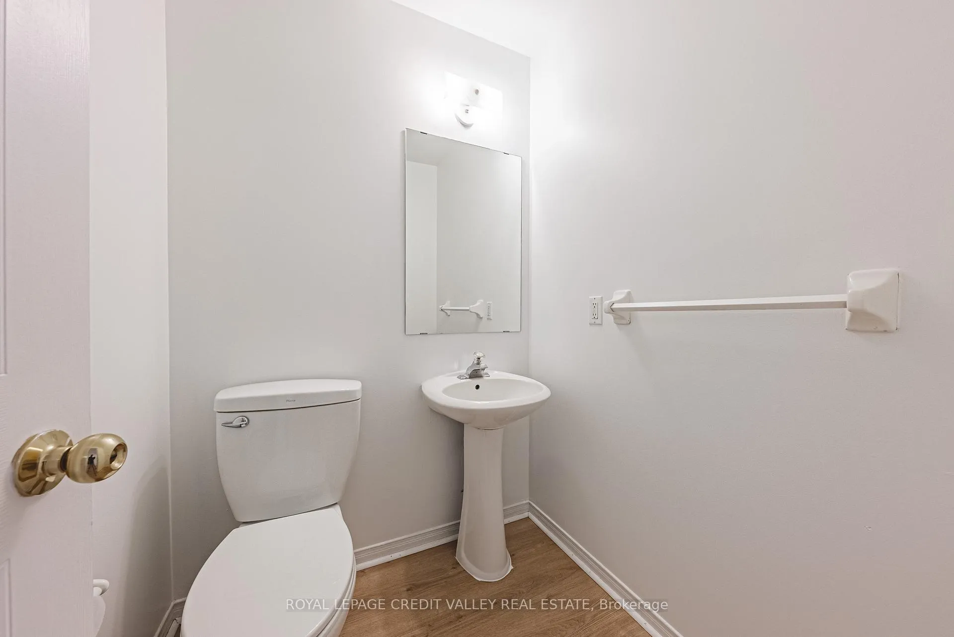 Photo 6 of 155 Saddletree Trail, Brampton, Brampton West — HOMEH