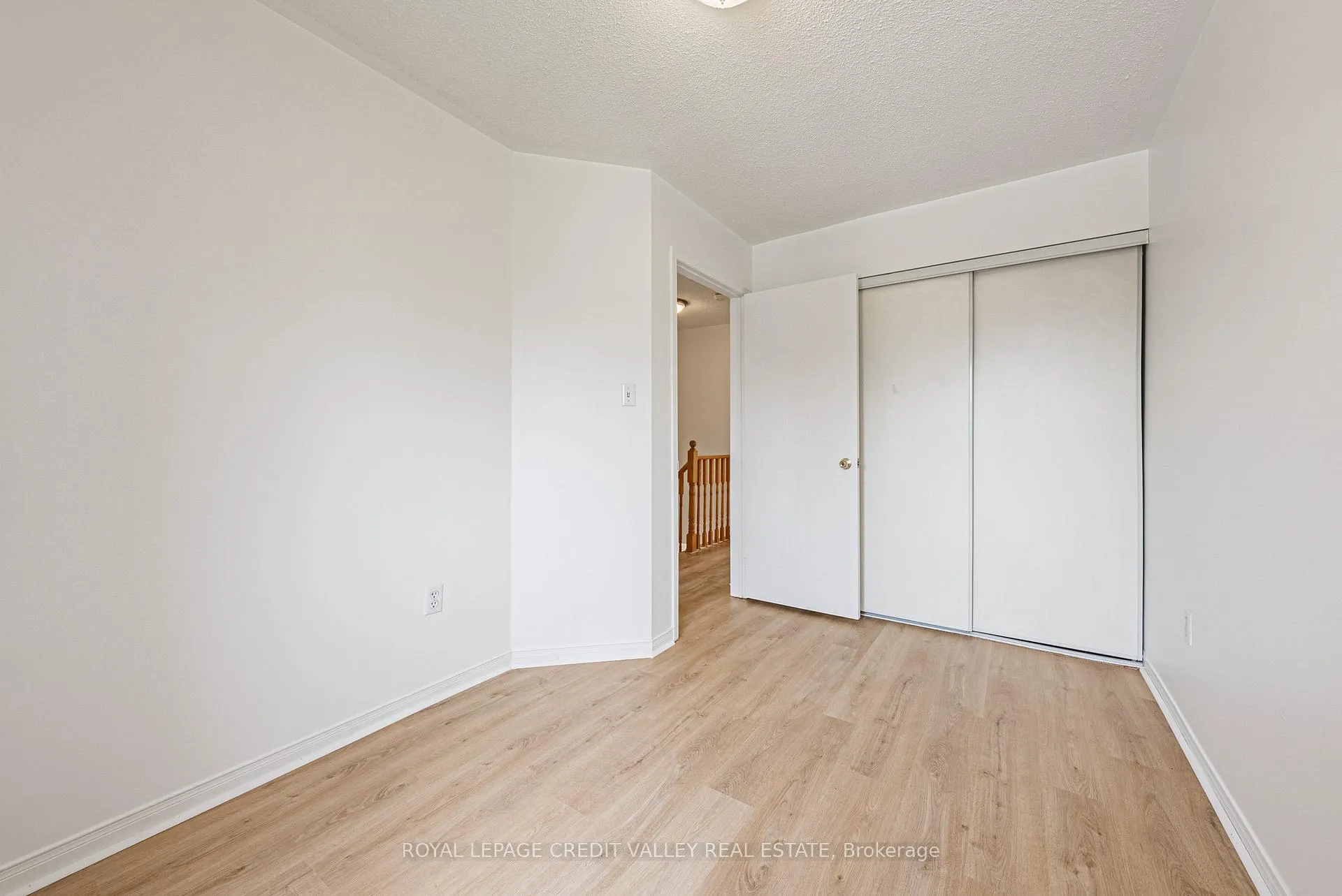 Photo 14 of 155 Saddletree Trail, Brampton, Brampton West — HOMEH