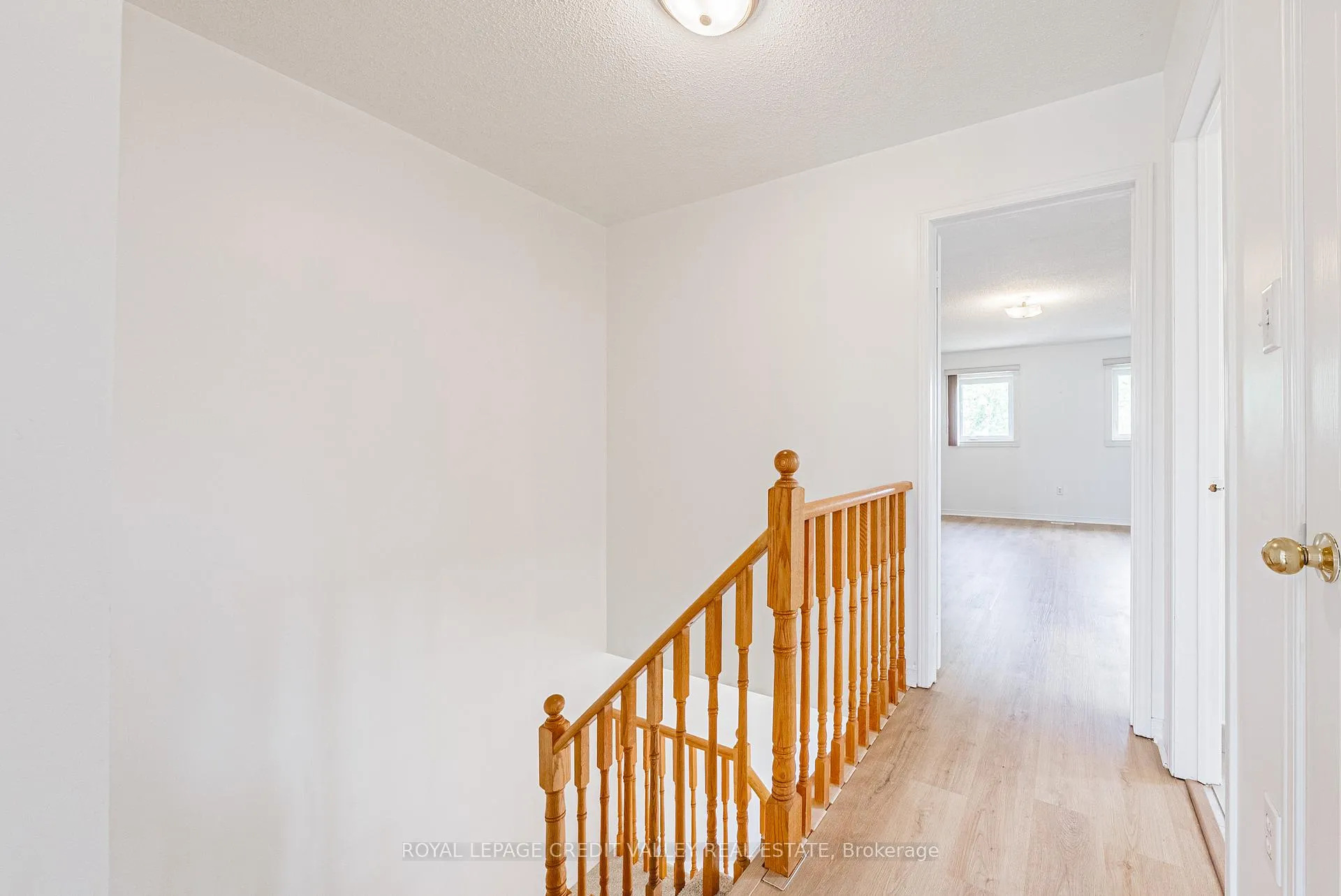 Photo 15 of 155 Saddletree Trail, Brampton, Brampton West — HOMEH