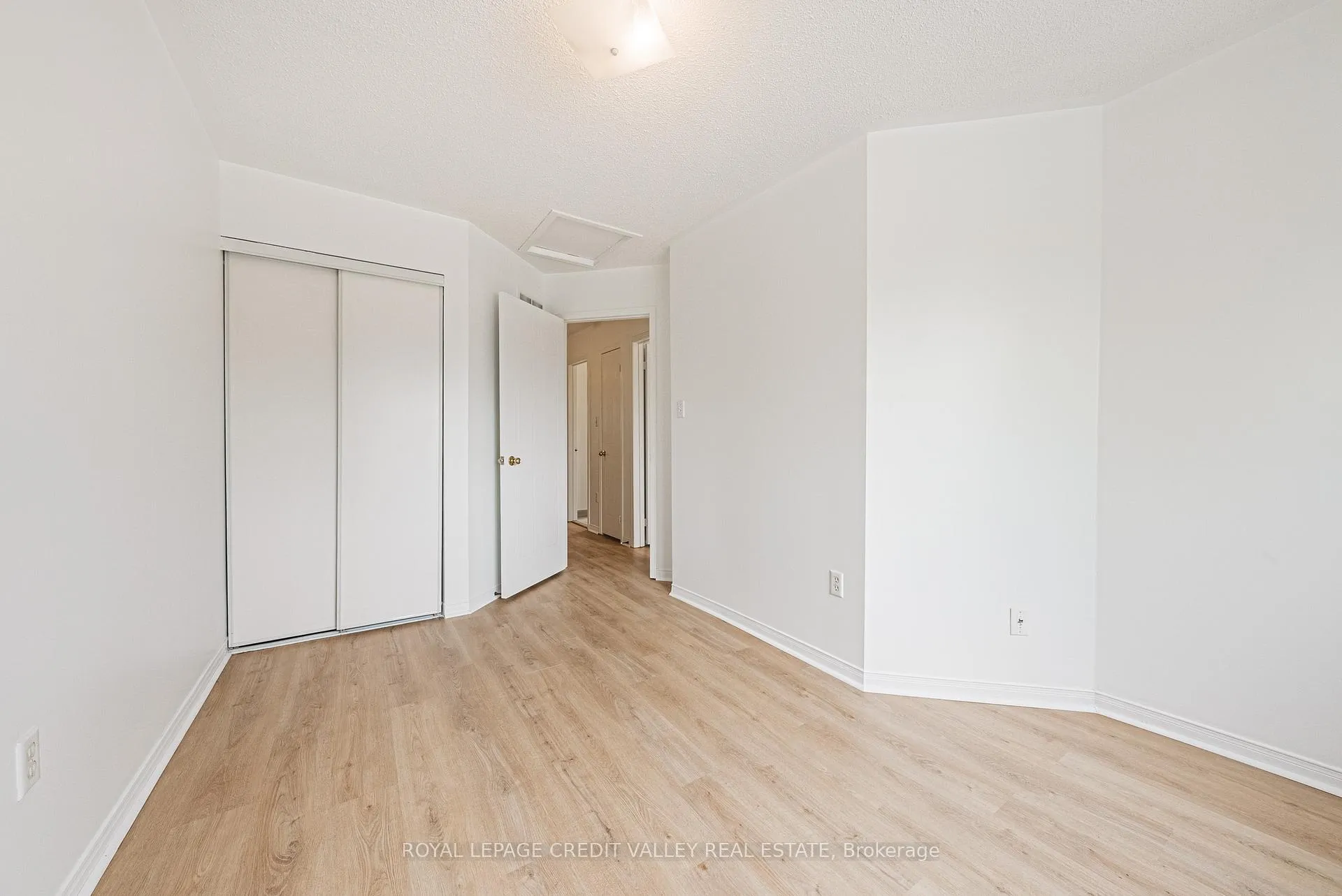 Photo 17 of 155 Saddletree Trail, Brampton, Brampton West — HOMEH