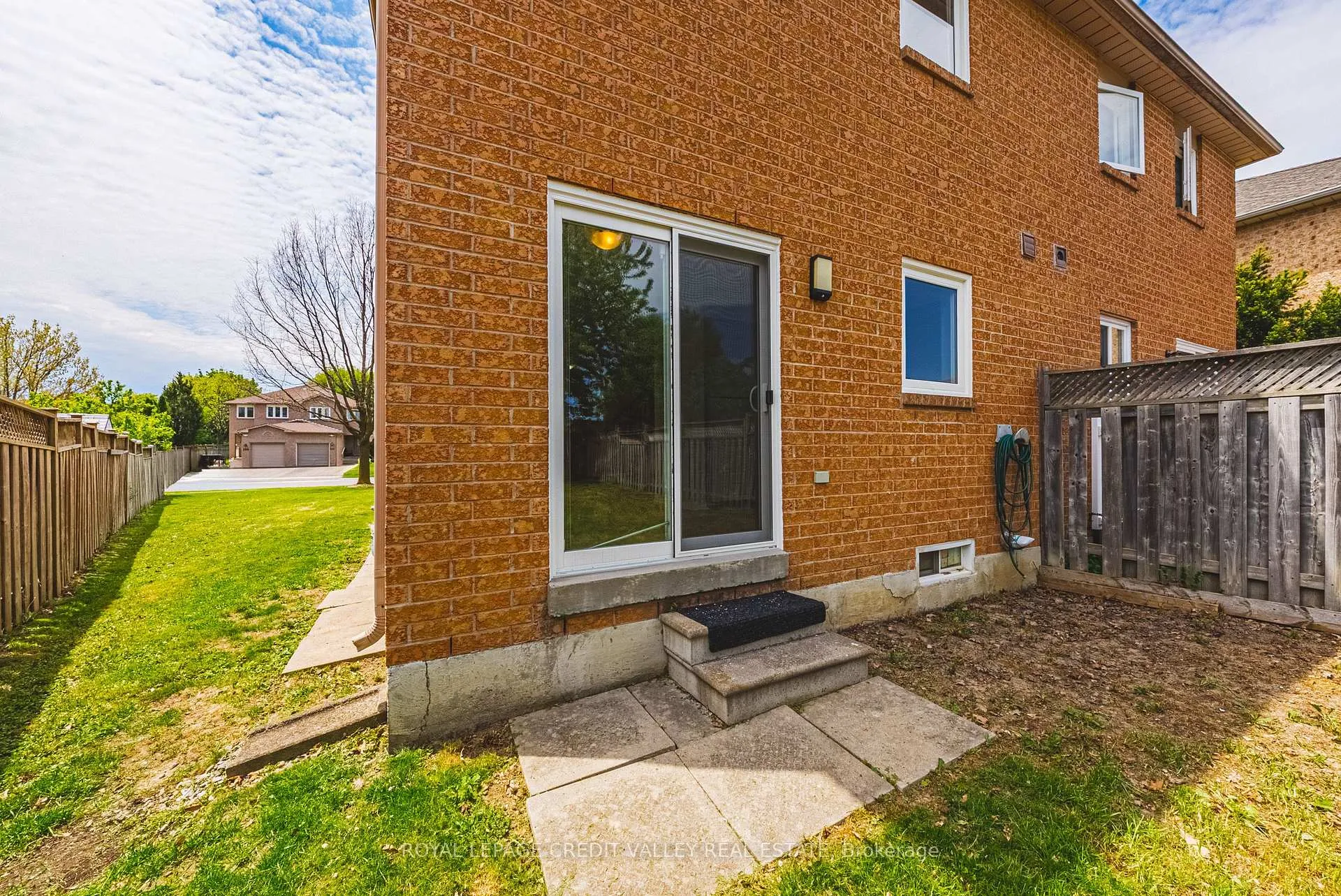 Photo 24 of 155 Saddletree Trail, Brampton, Brampton West — HOMEH