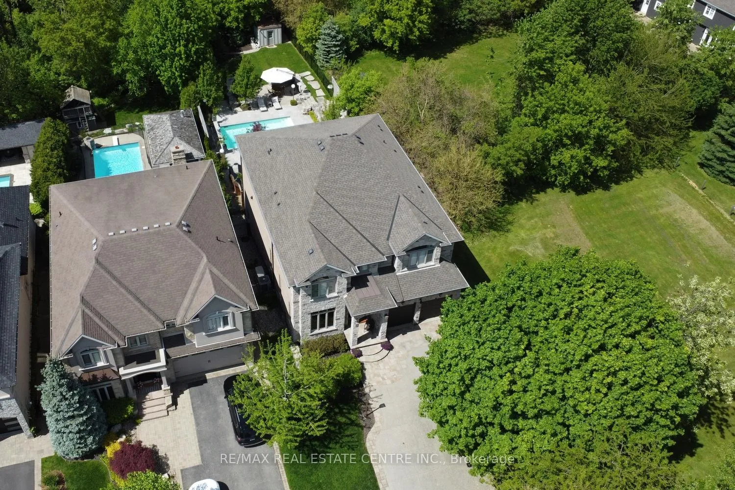 Photo 3 of 211 Tollgate Drive, Hamilton, Ancaster — HOMEH