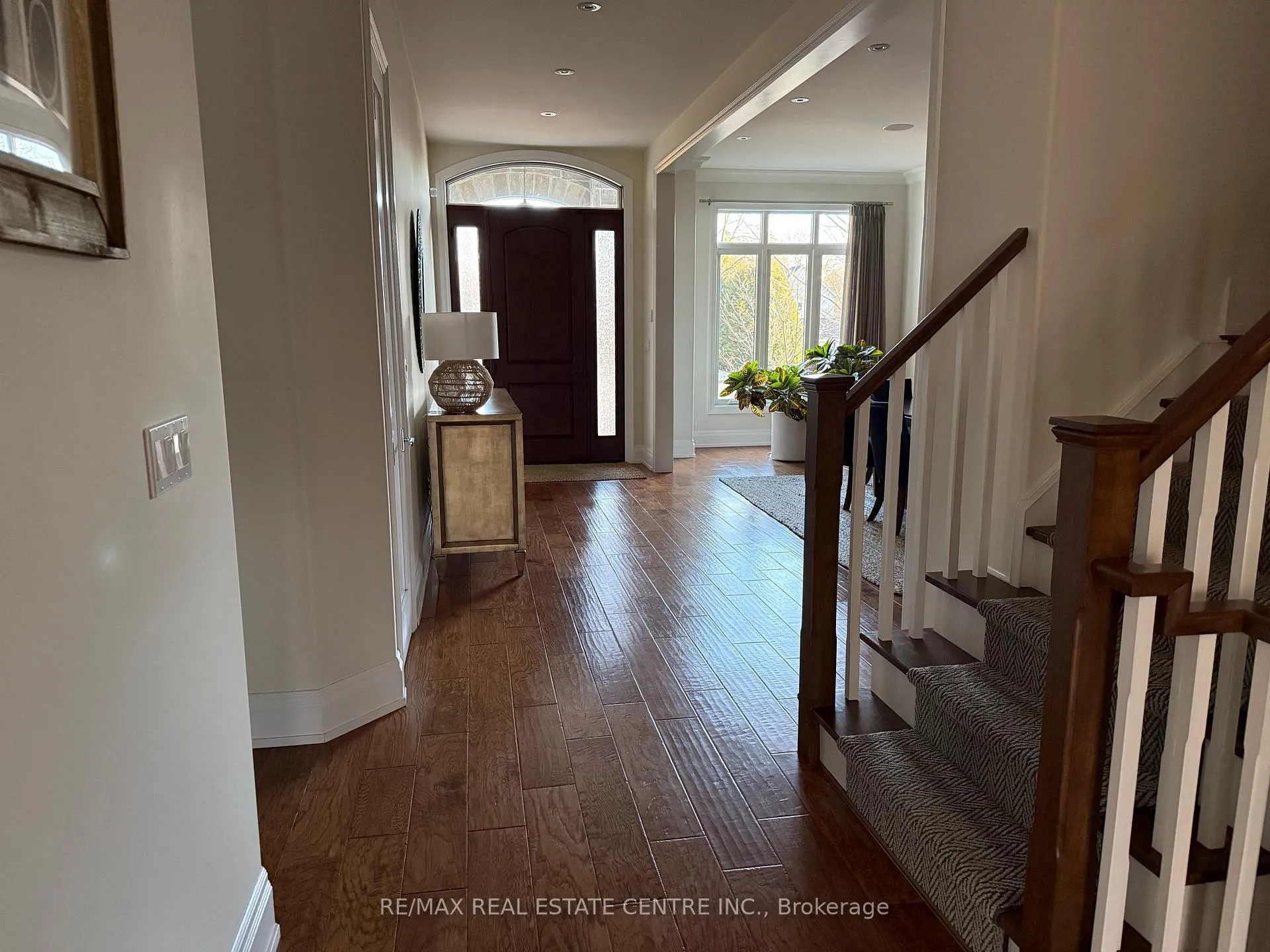 Photo 5 of 211 Tollgate Drive, Hamilton, Ancaster — HOMEH